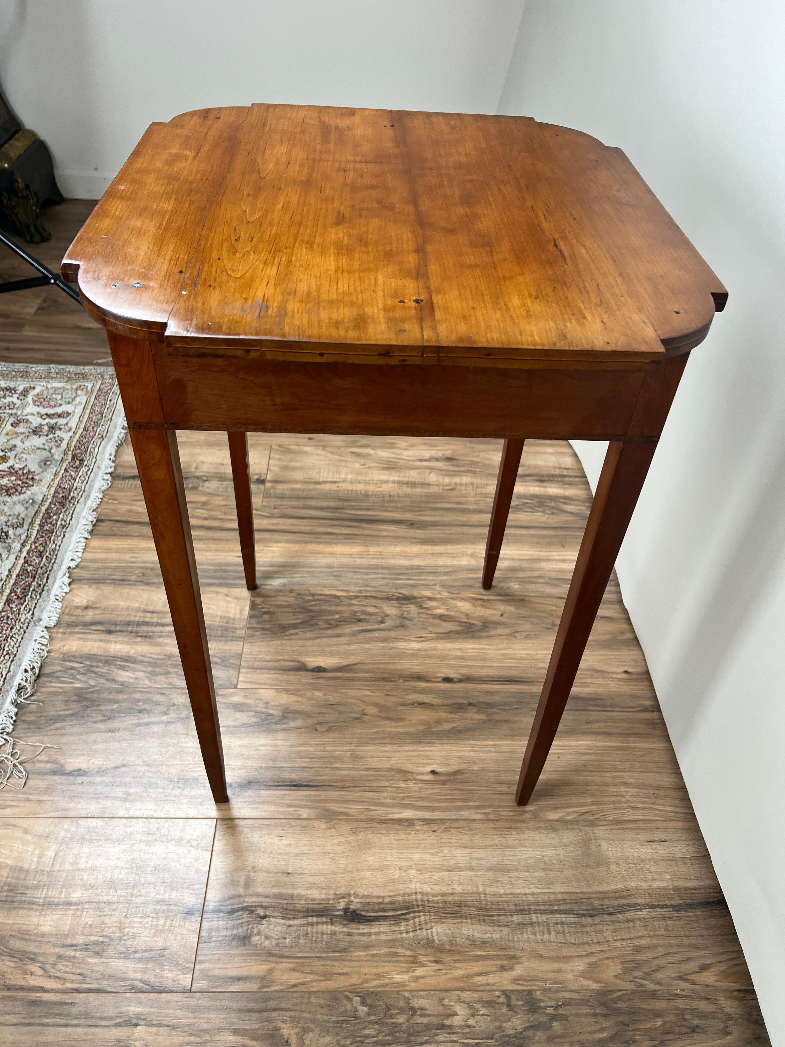 Fédéral Fine Antique Federal Period Cherry One Drawer Hepplewhite Stand c. 1820 en vente