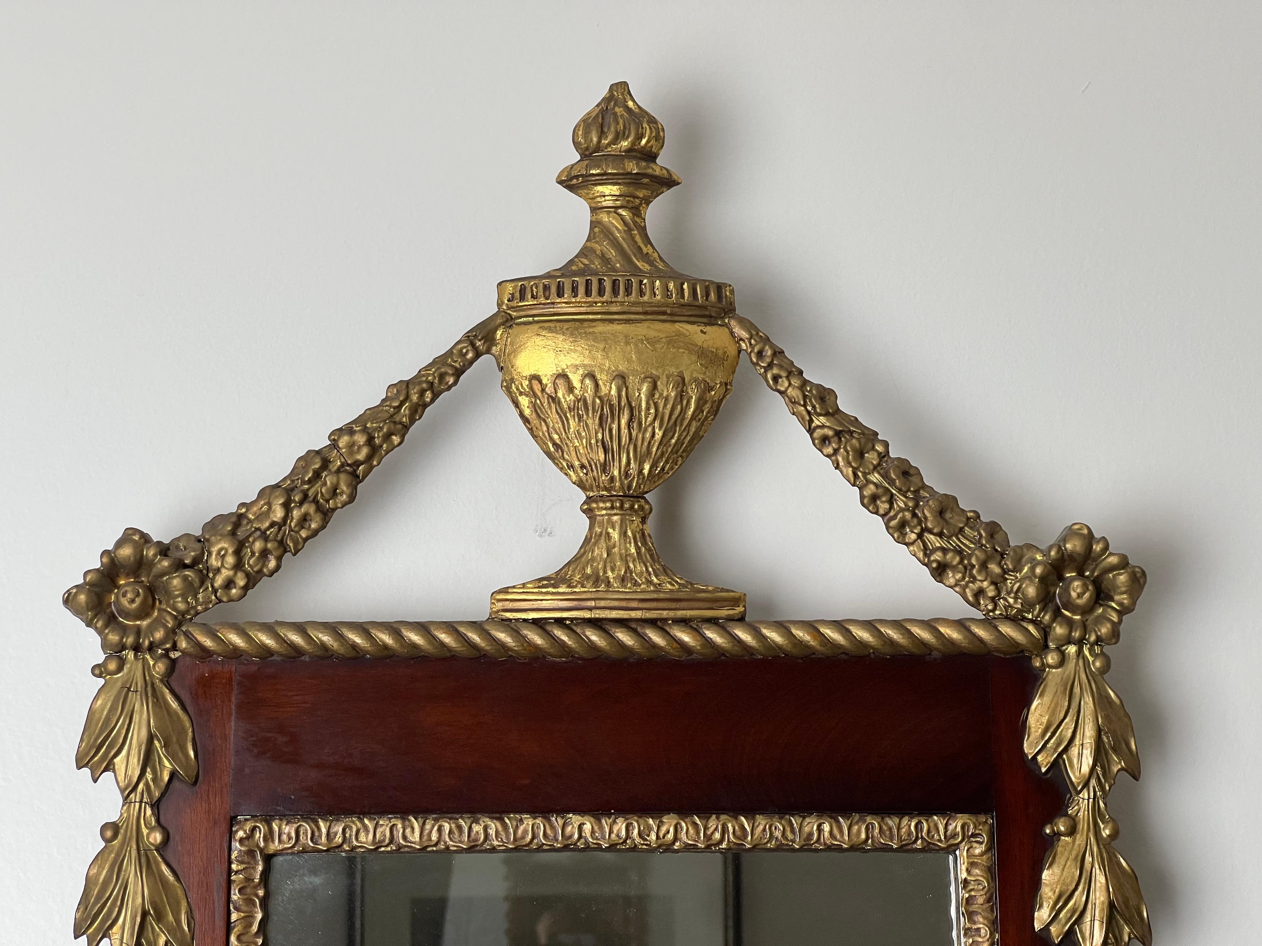 Fino Espejo de Pared Dorado Antiguo Periodo Federal c. 1830 Estadounidense en venta