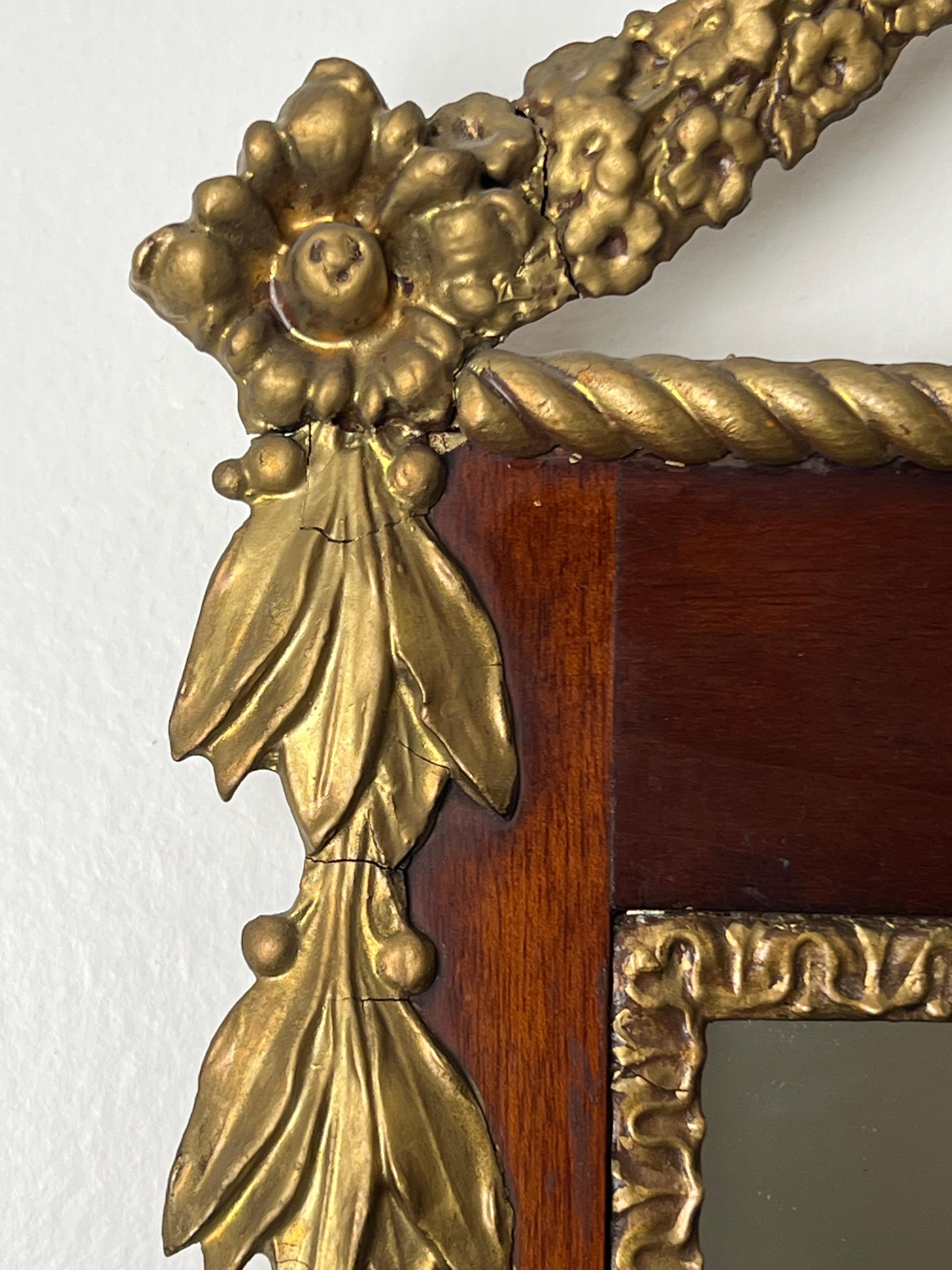 Fino Espejo de Pared Dorado Antiguo Periodo Federal c. 1830 en Bueno estado para la venta en Westfield, MA