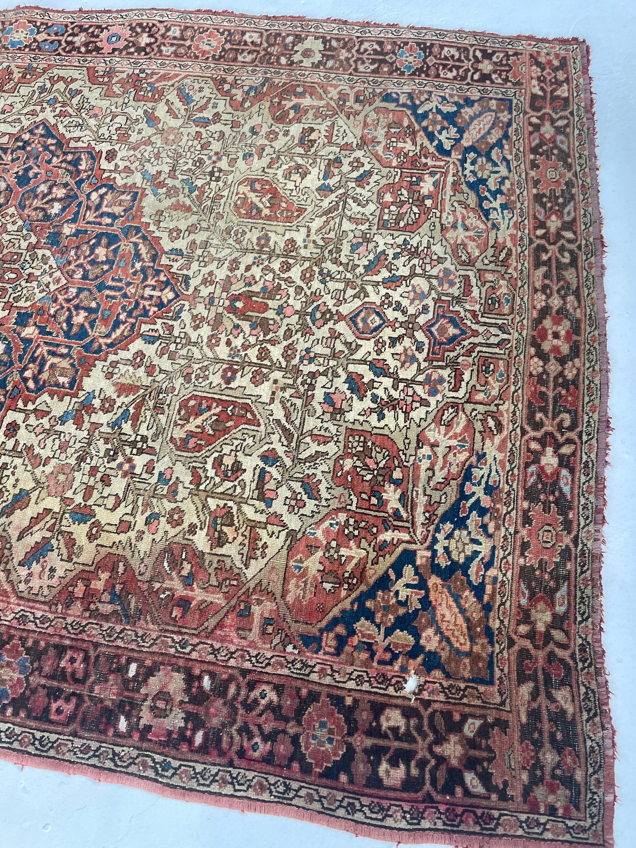 Noué à la main Tapis Sarouk ancien Ferahan, vers les années 1920 en vente