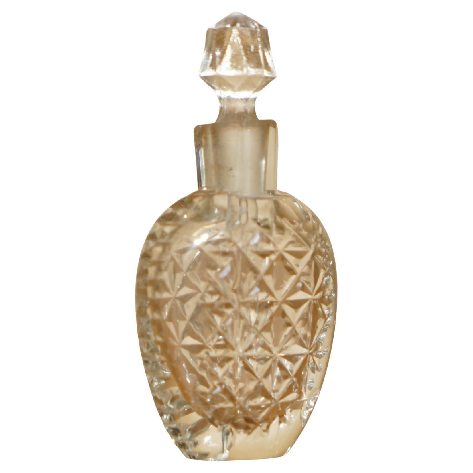 FINE ANTIQUE FRENCH CUT GLASS CRYSTAL COLLECTABLE DRESSiNG TABLE PERFUME BOTTLE