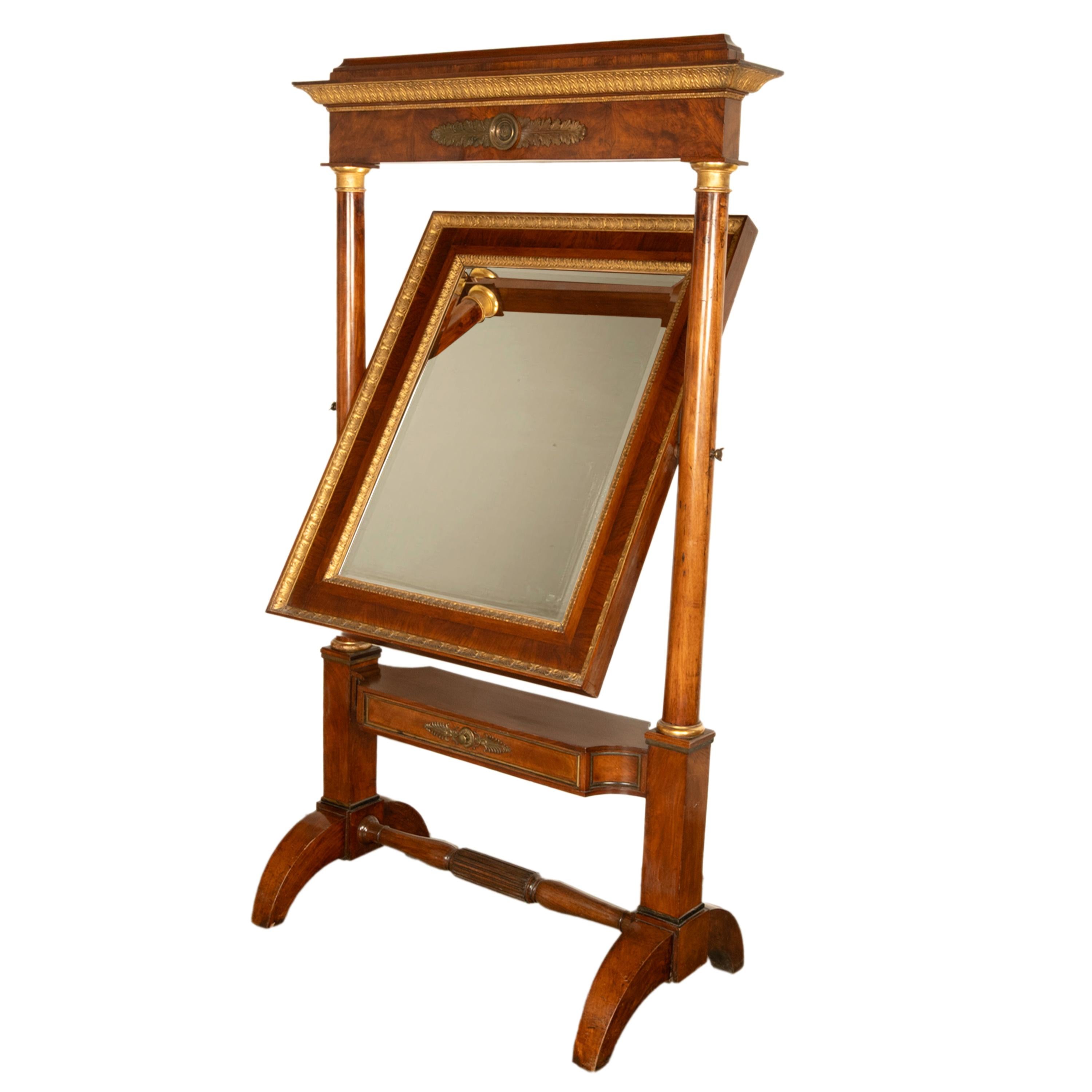 Inizio XIX secolo Raffinato Antique French, specchio chevale dell'Impero Napoleonico in mogano dorato e ormolu 1815 in vendita