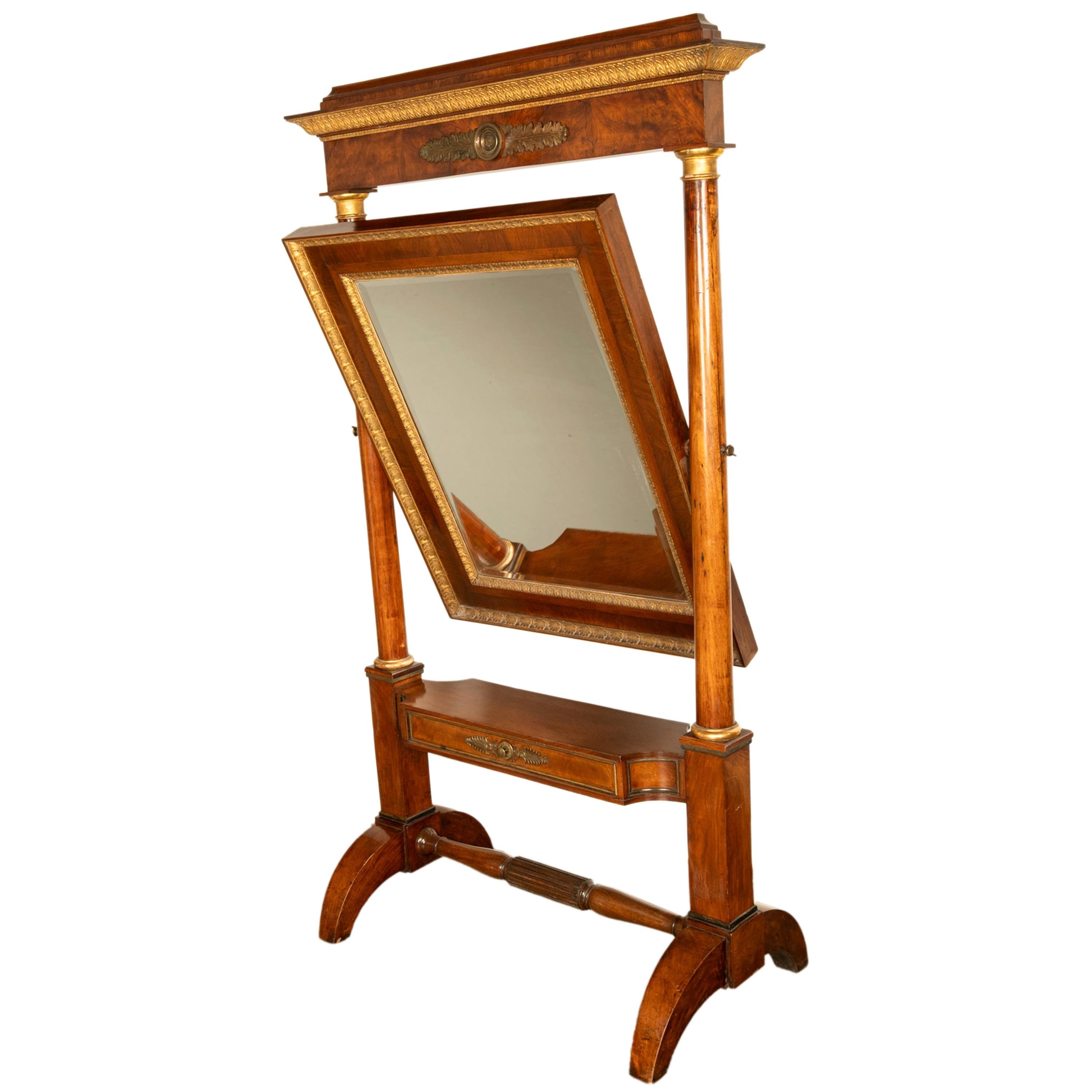 Bronzo Raffinato Antique French, specchio chevale dell'Impero Napoleonico in mogano dorato e ormolu 1815 in vendita