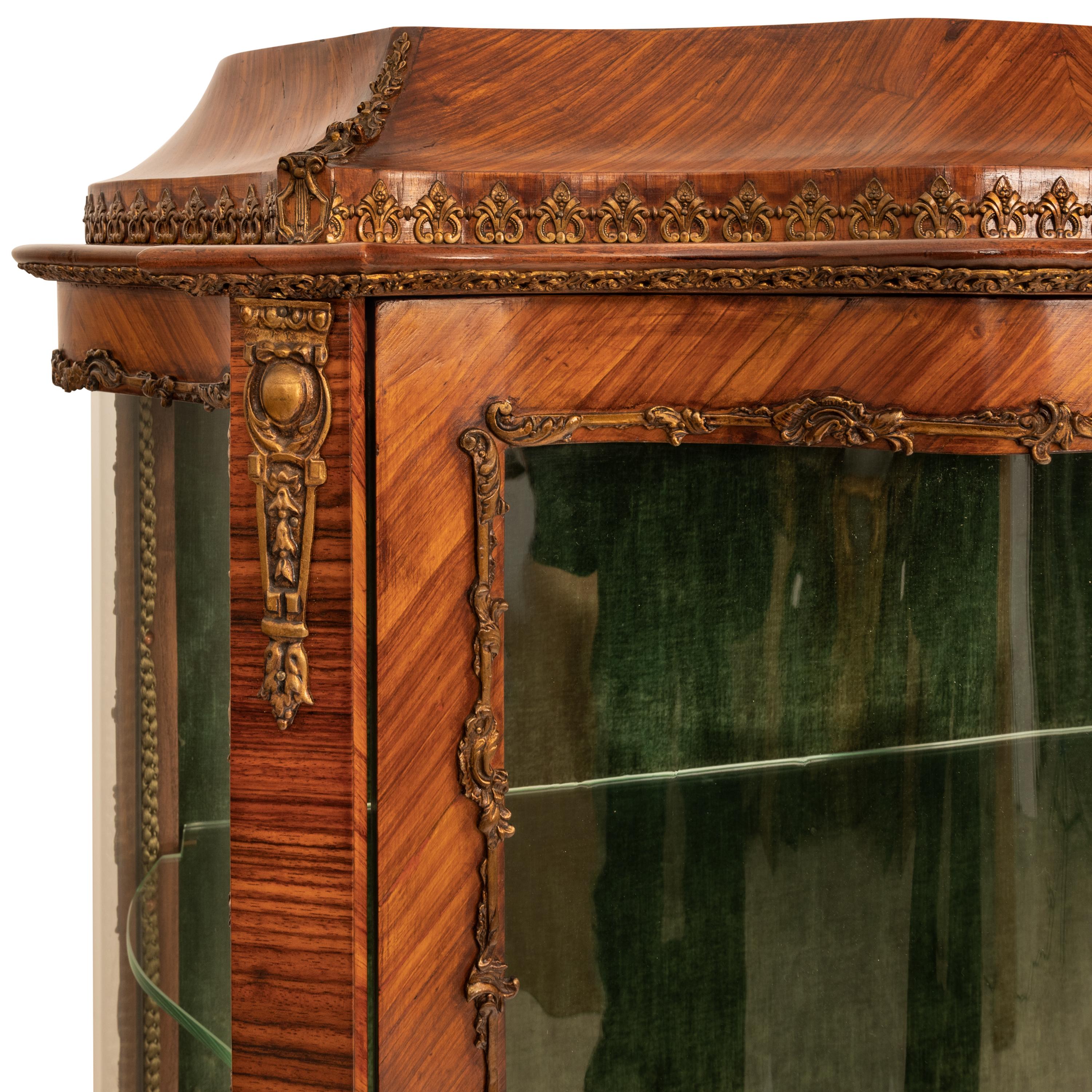 Fine Antique French Louis XV Kingwood Ormolu Bombe Shaped Marquetry Vitrine 1880 For Sale 9