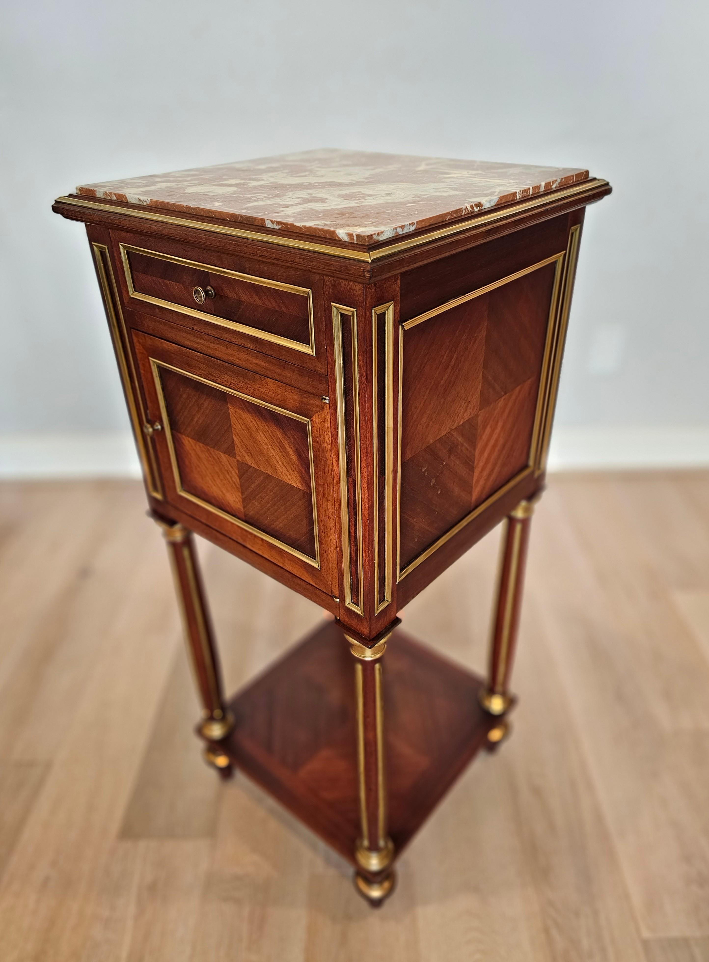 Fine Antique French Louis XVI Style Mahogany Nightstand Table In Excellent Condition For Sale In Forney, TX