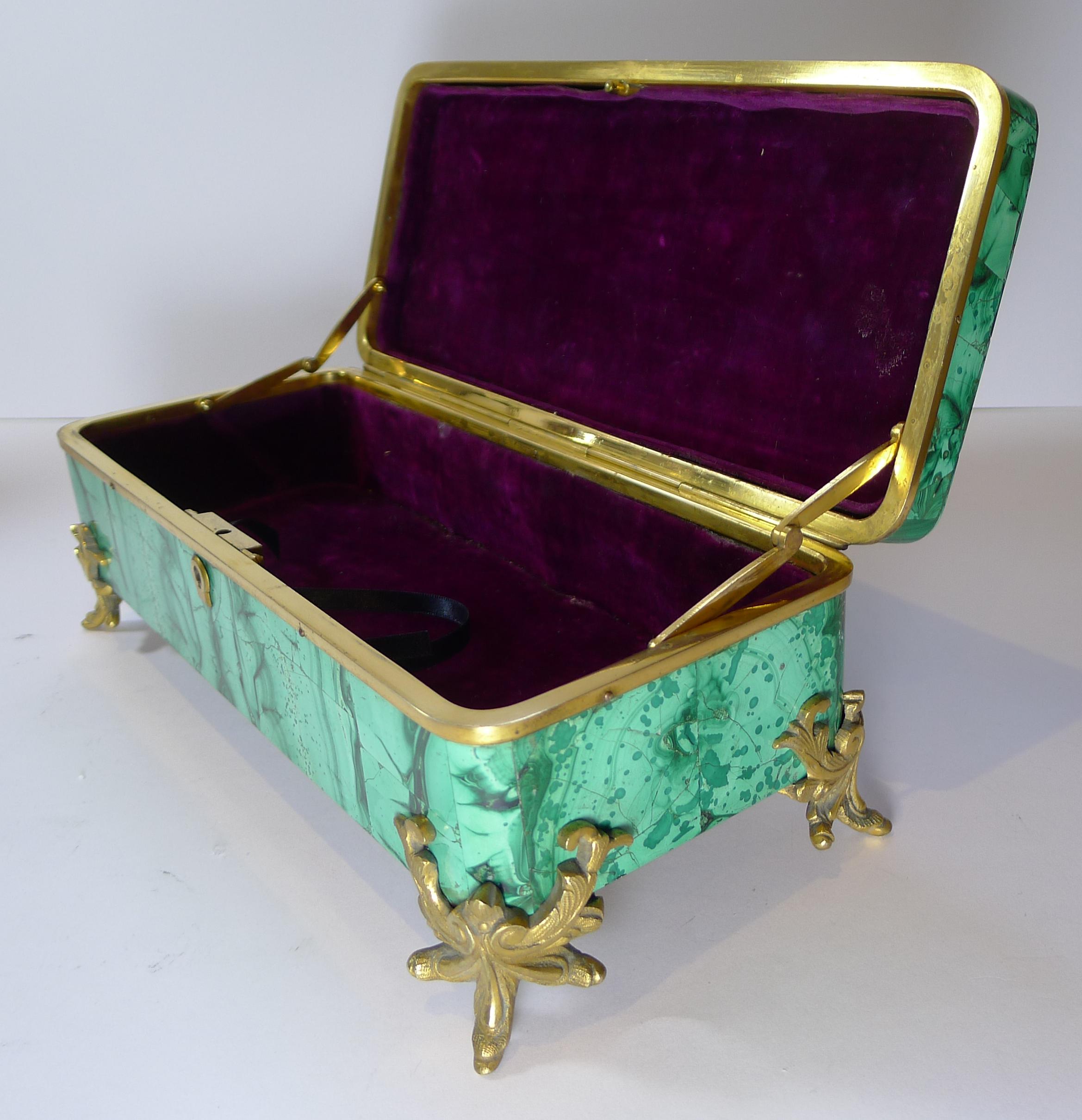 Belle boîte à bijoux française ancienne en malachite et bronze, c.1890 en vente 3