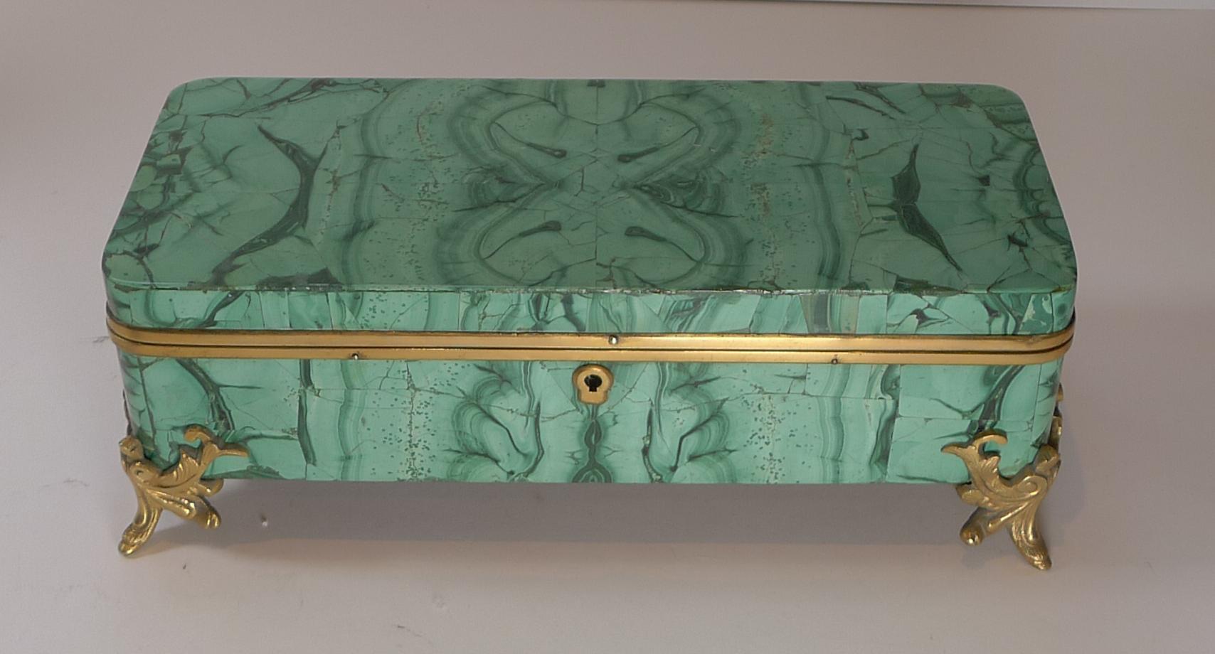Fino joyero antiguo francés de malaquita y bronce, c.1890 Francés en venta