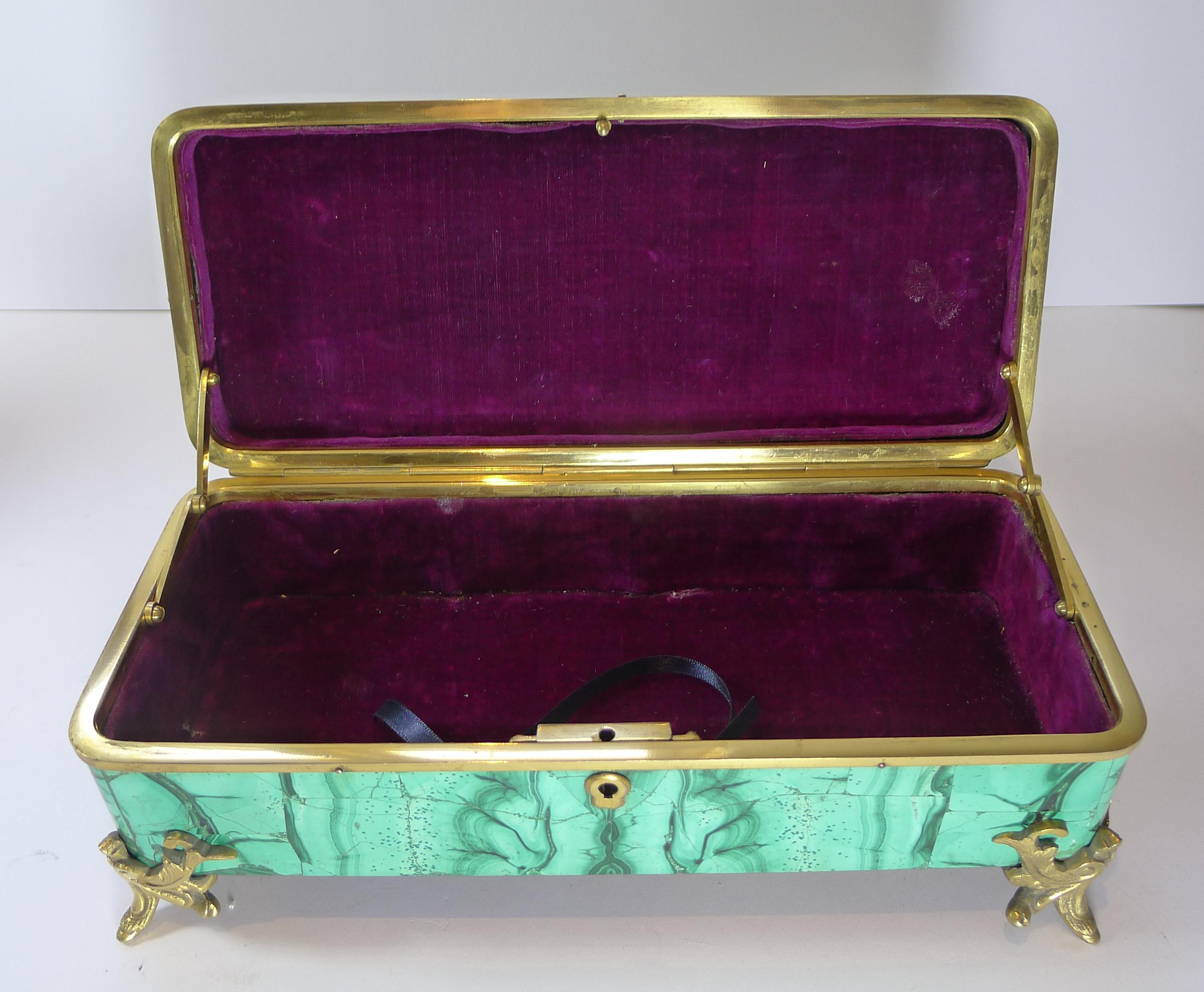 Belle boîte à bijoux française ancienne en malachite et bronze, c.1890 en vente 2
