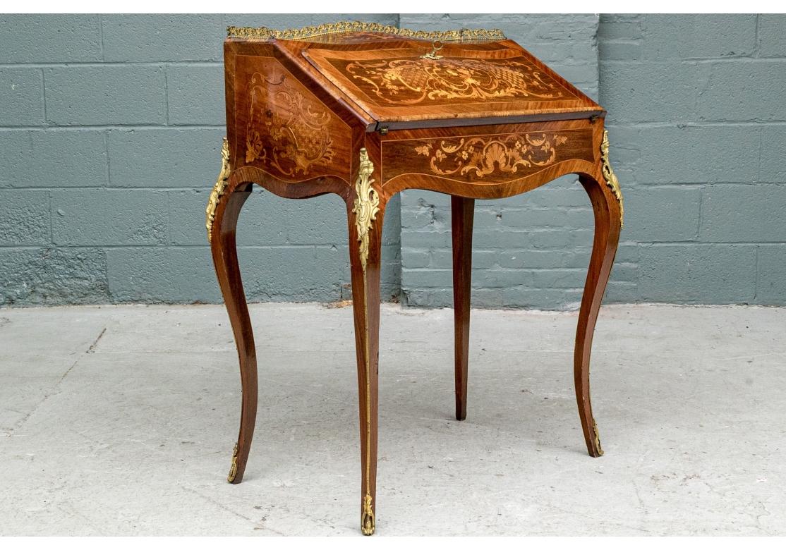 Bureau de Dame ancien en marqueterie française Circa 1890 en vente 3