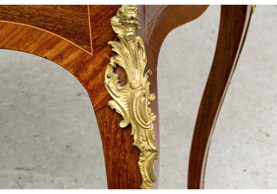 Louis XV Bureau de Dame ancien en marqueterie française Circa 1890 en vente