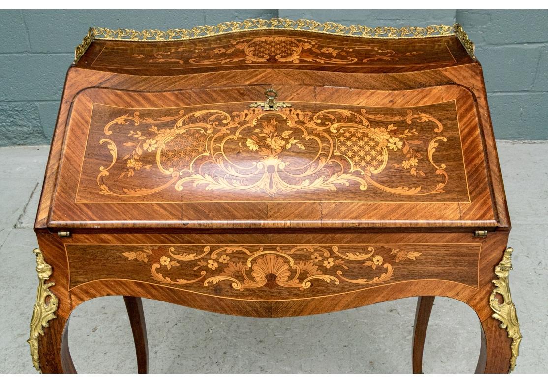 20ième siècle Bureau de Dame ancien en marqueterie française Circa 1890 en vente