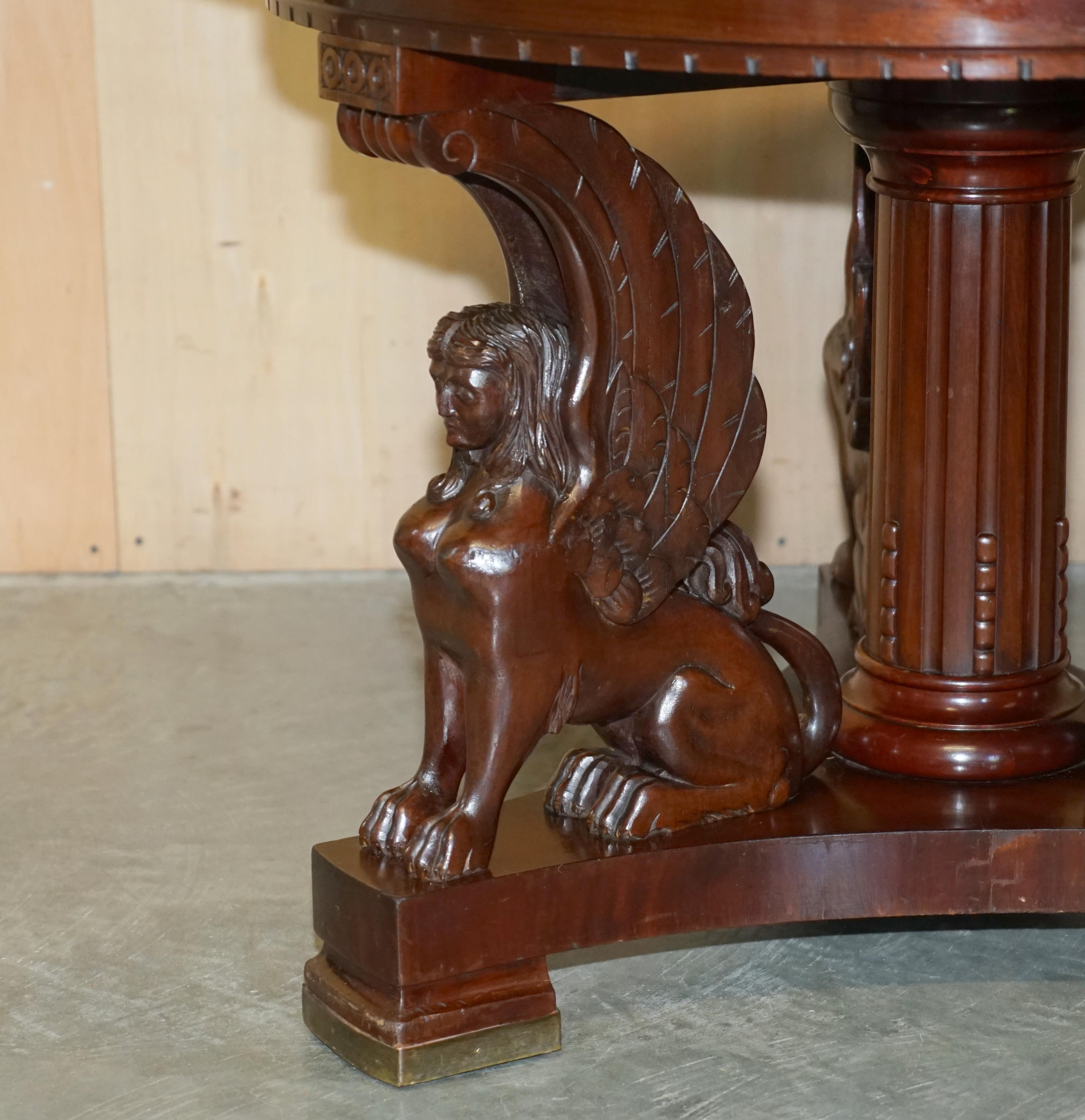 FINE ANTIQUE FRENCH NEOCLASSICAL HARDWOOD CENTRE TABLE WiTH SPHINX PILLARED BASE (19. Jahrhundert) im Angebot