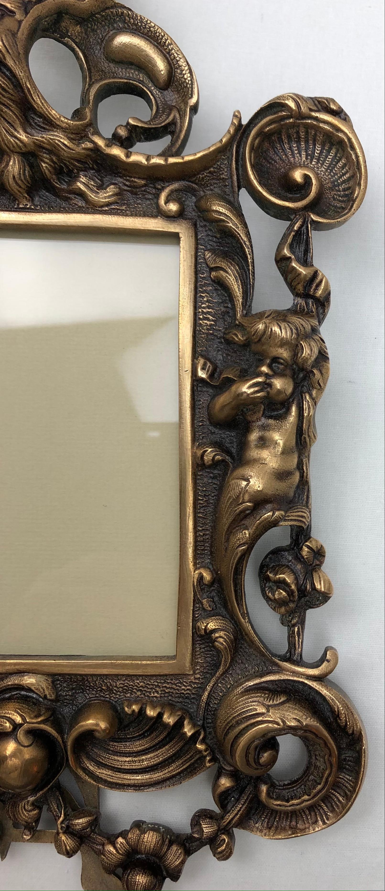 Fine Antique French Neoclassical Louis XV Style Gilt Bronze Picture Frame In Good Condition For Sale In Miami, FL