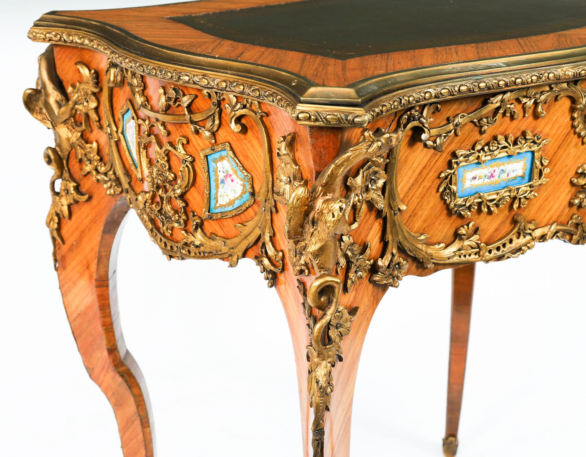 Antique French Bureau Plat en bronze doré d'après A Link 19ème siècle en vente 9