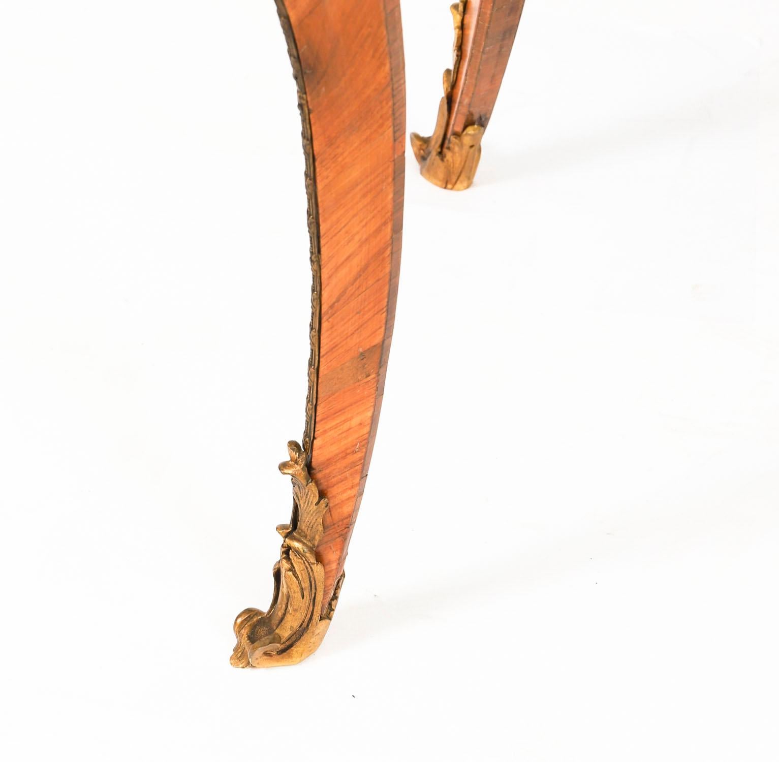 Antique French Bureau Plat en bronze doré d'après A Link 19ème siècle en vente 12