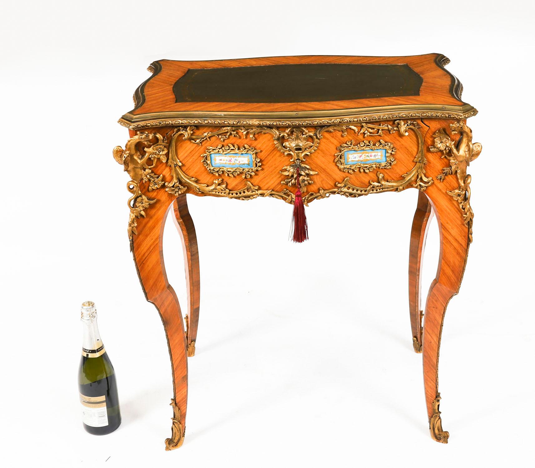 Antique French Bureau Plat en bronze doré d'après A Link 19ème siècle en vente 14