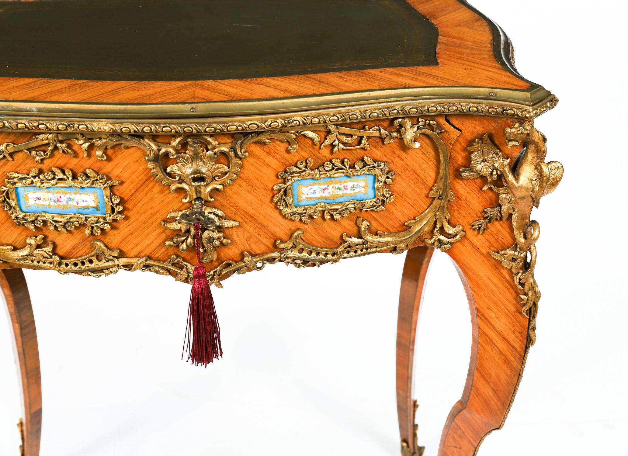 Antique French Bureau Plat en bronze doré d'après A Link 19ème siècle Bon état - En vente à London, GB