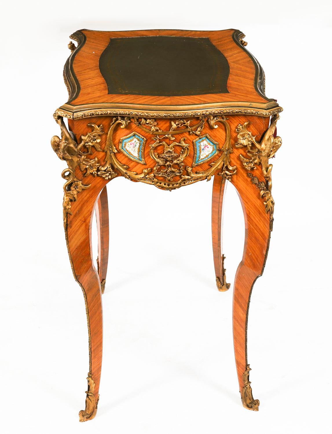 Antique French Bureau Plat en bronze doré d'après A Link 19ème siècle en vente 2