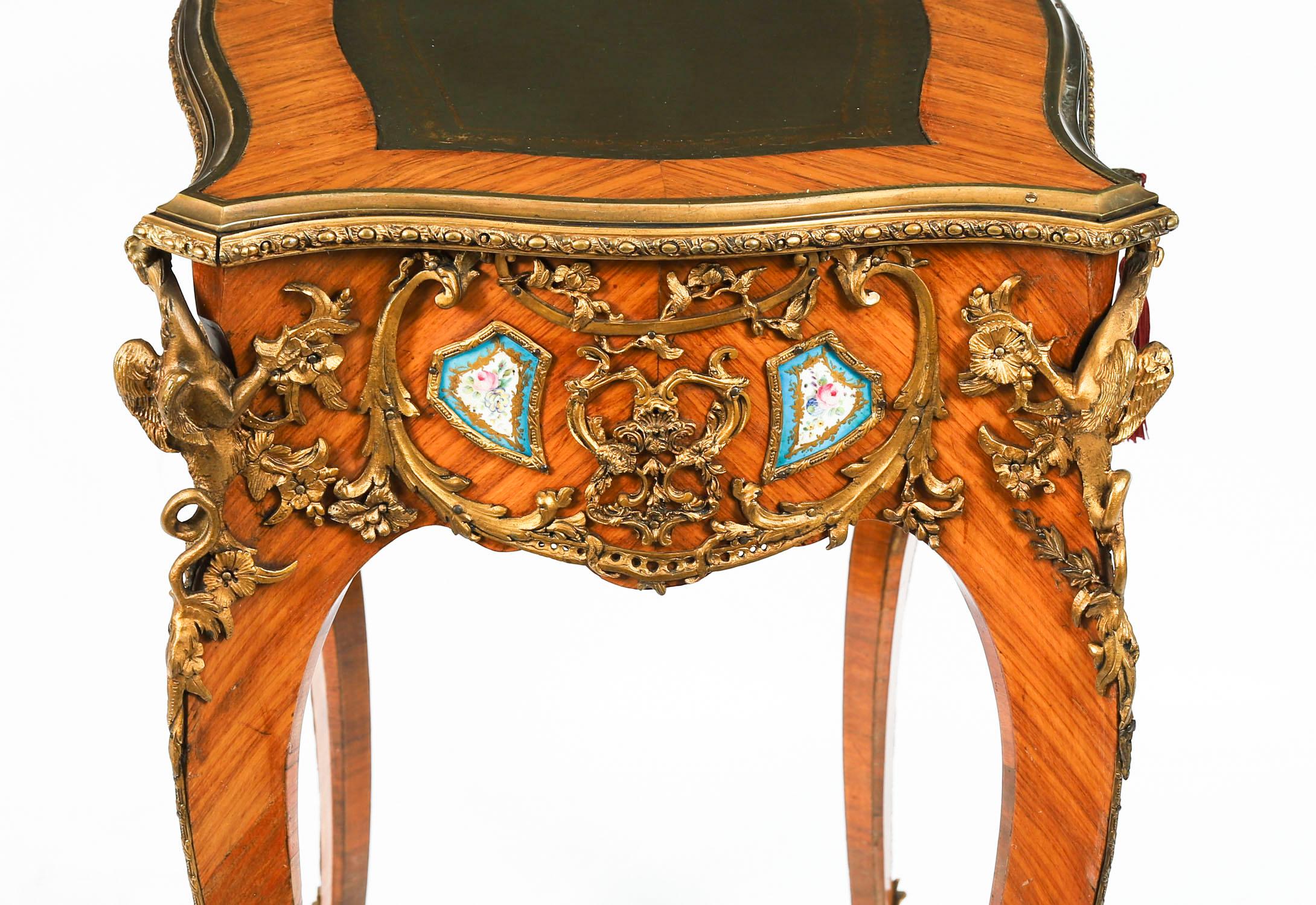 Antique French Bureau Plat en bronze doré d'après A Link 19ème siècle en vente 3