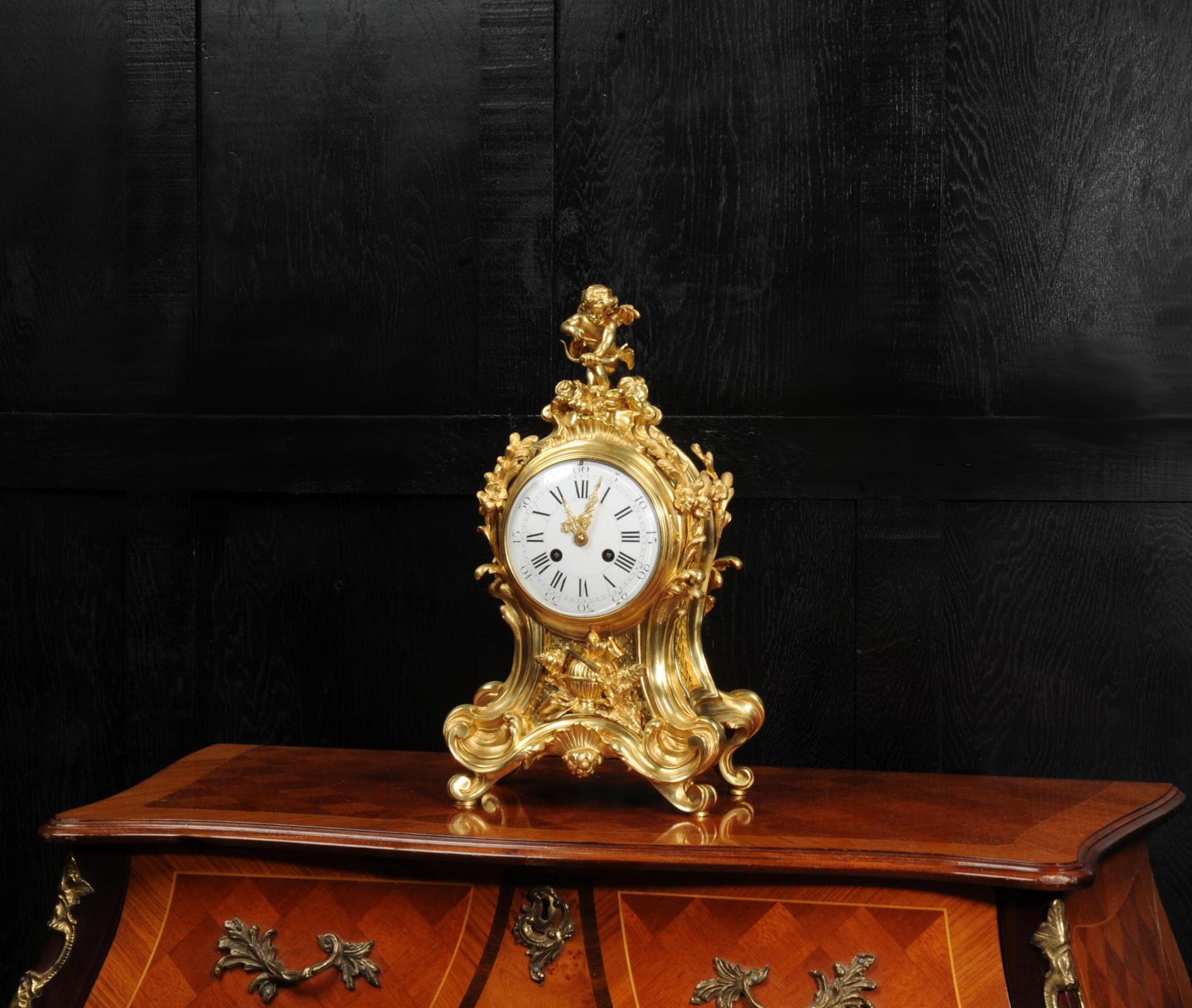 Belle horloge rococo française ancienne en bronze doré - Cupidon Bon état - En vente à Belper, Derbyshire