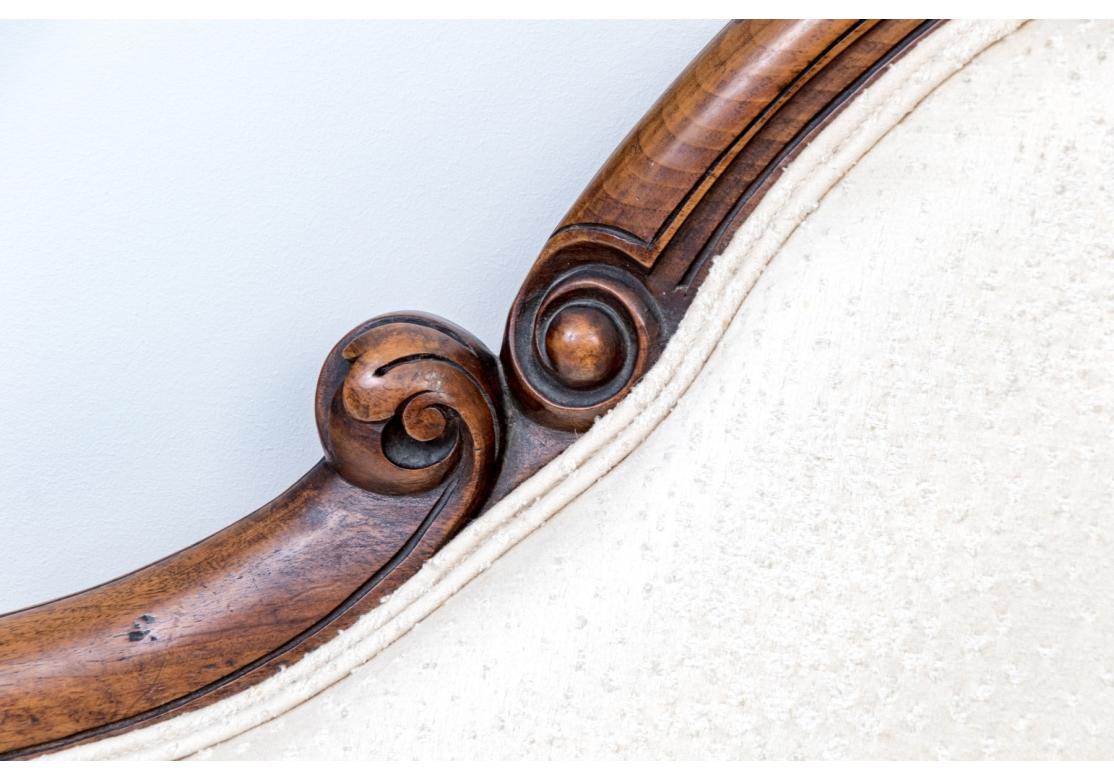 XIXe siècle Chaise ancienne de style français avec tissu personnalisé en vente