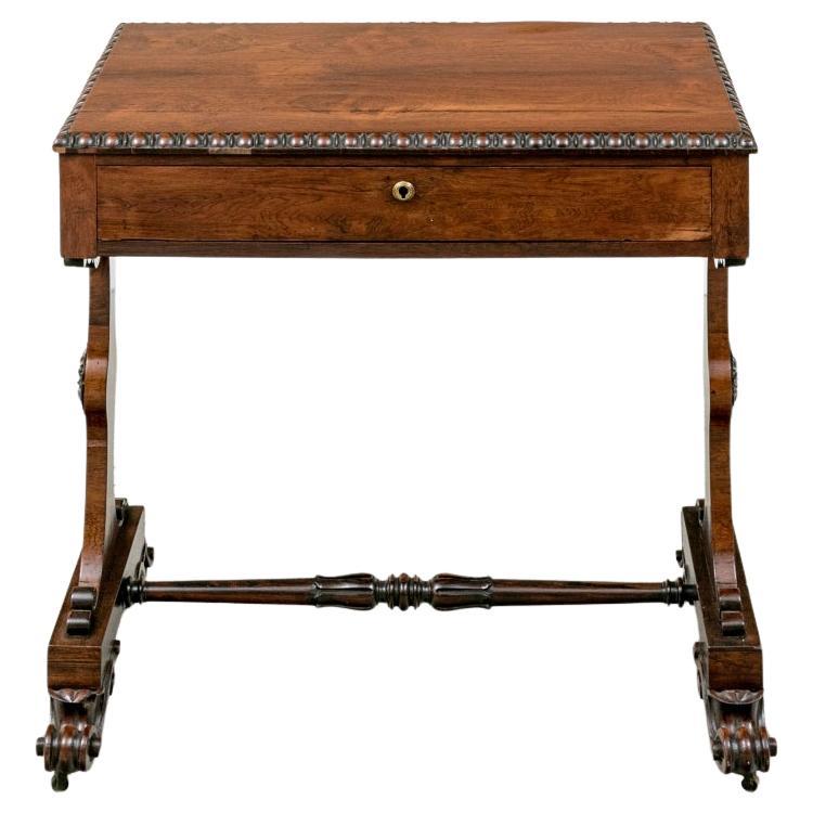 Table de travail ancienne de style George IV avec tiroir divisé