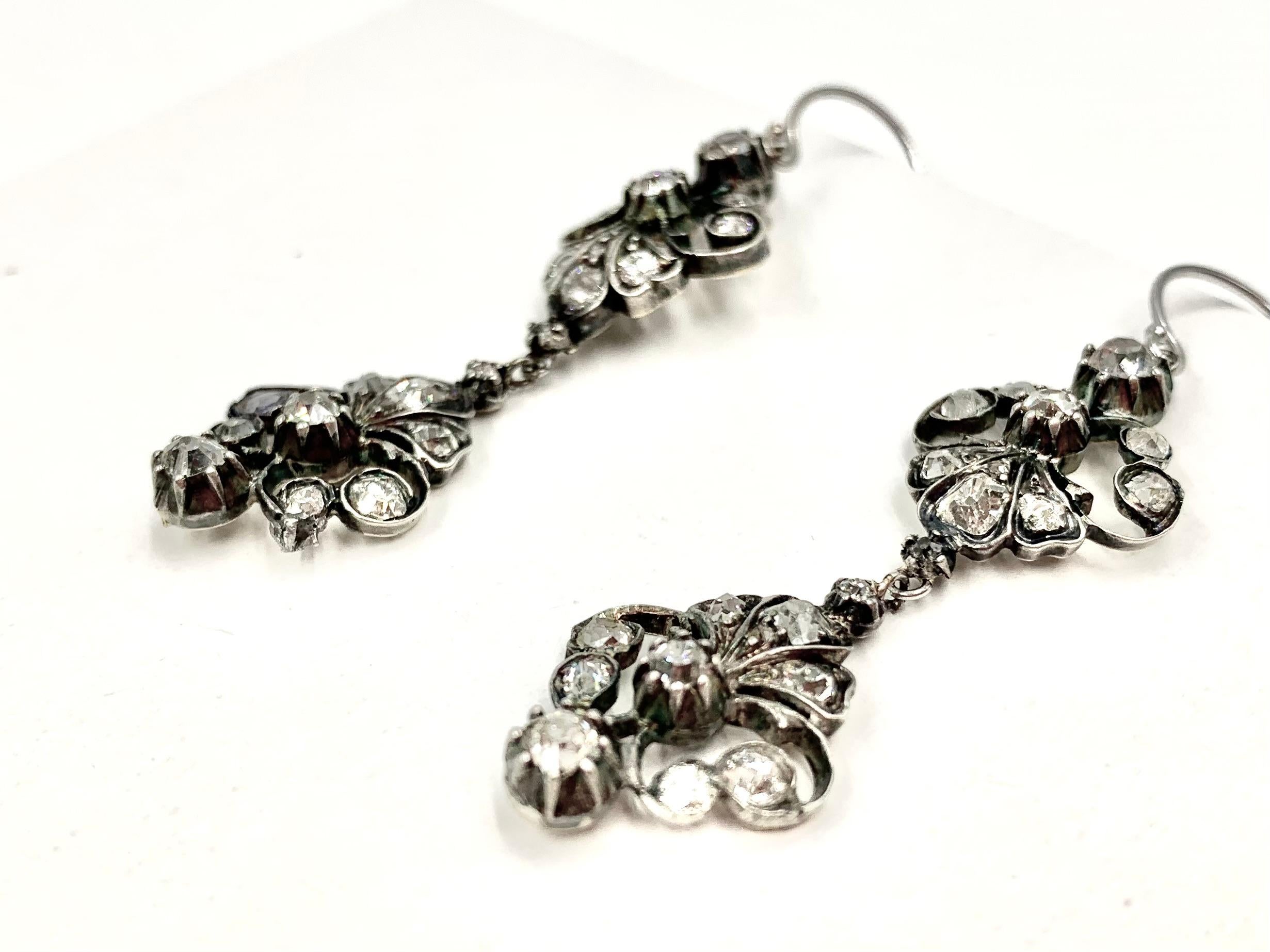 Boucles d'oreilles géorgiennes anciennes en or 18 carats et argent avec 2,8 diamants TCW en vente 6