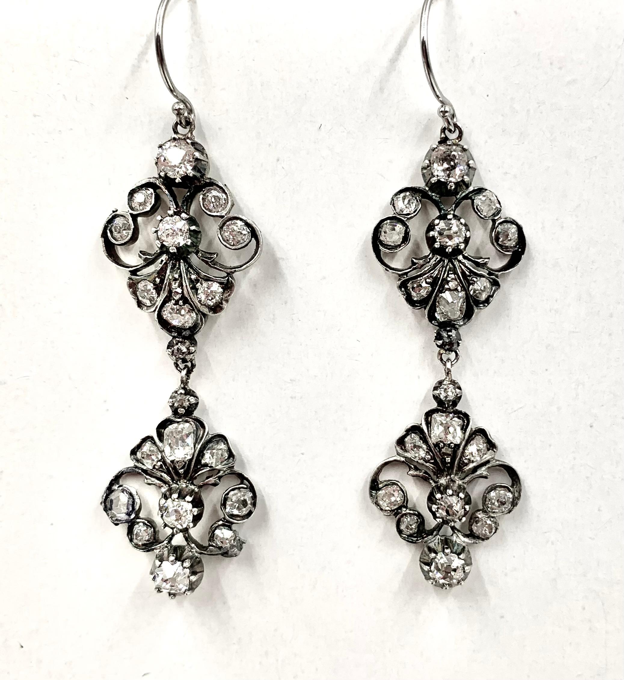 Boucles d'oreilles géorgiennes anciennes en or 18 carats et argent avec 2,8 diamants TCW en vente 9