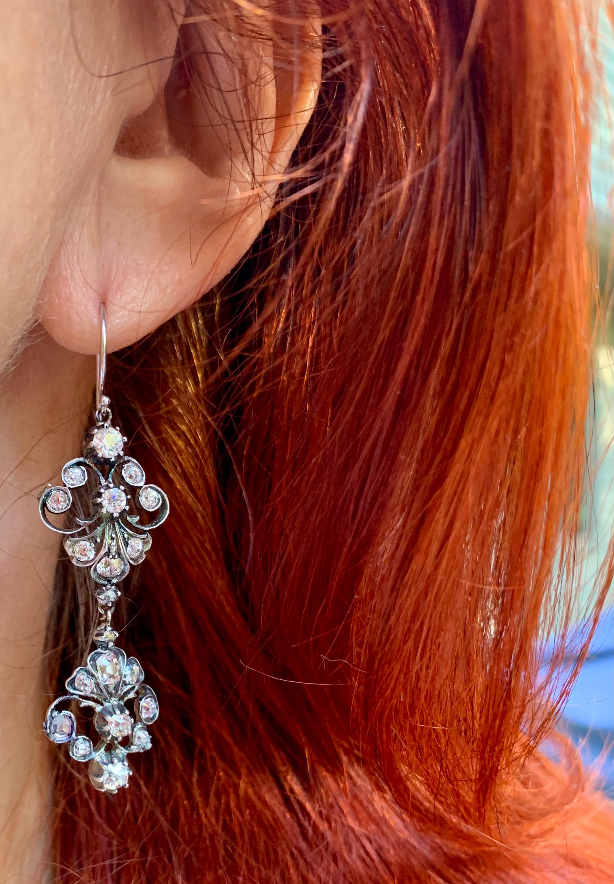 Georgien Boucles d'oreilles géorgiennes anciennes en or 18 carats et argent avec 2,8 diamants TCW en vente