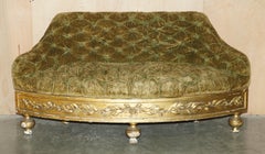 FINE ANTIQUE GEORGIAN CIRCA 1780 GiLTWOOD CHESTERFIELD WINDOW SETTEE SALON SOFA