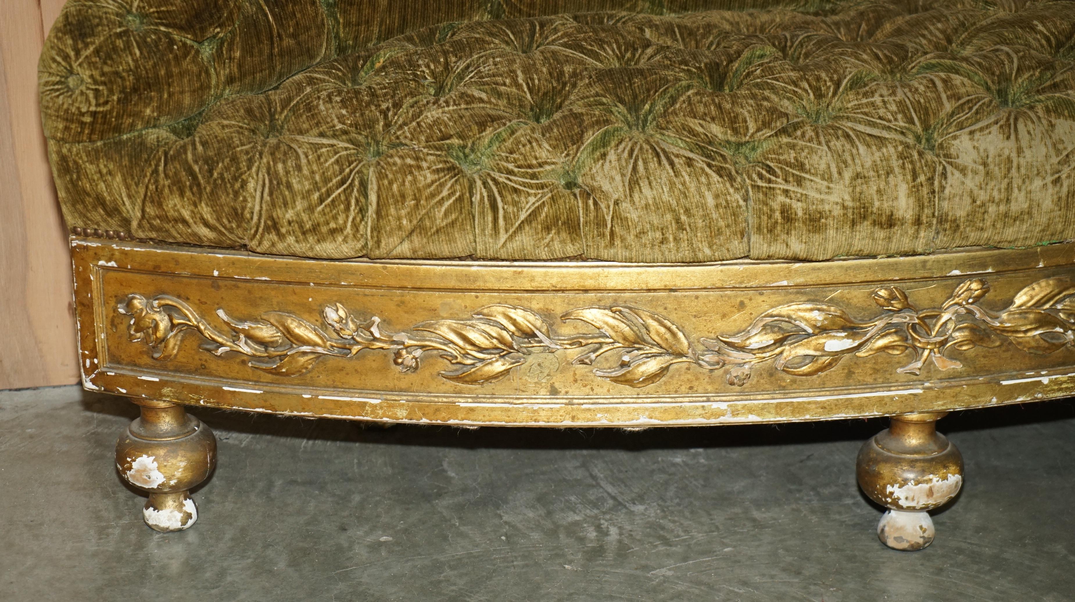 Tissu d'ameublement FINE SETTEE SALON SETTEE GEORGIAN CIRCA 1780 GiLTWOOD CHESTERFIELD WINDOW en vente