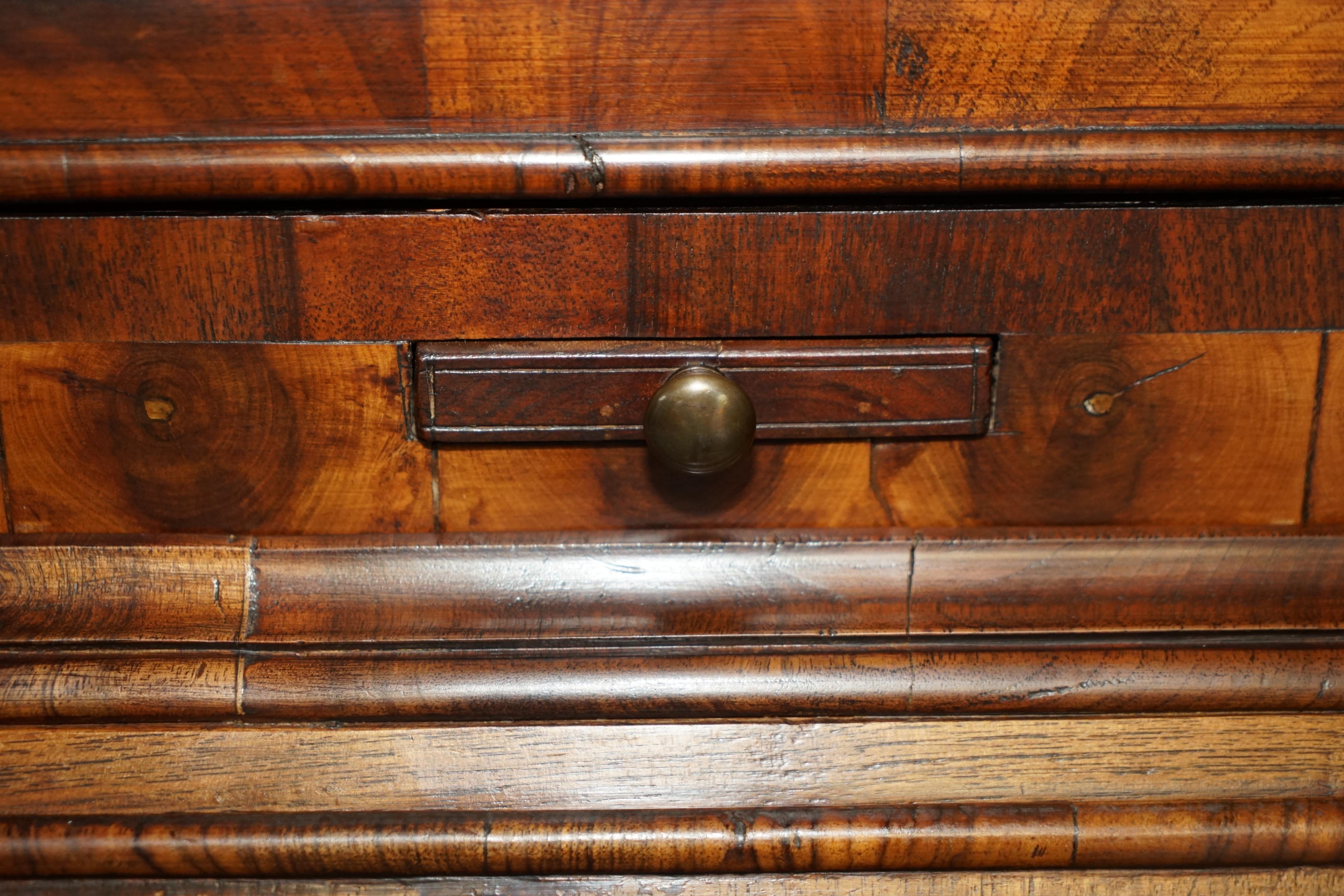 Fine Antique Georgian circa 1780 Oyster Venner Bureau Bookcase Chest of Drawers For Sale 5