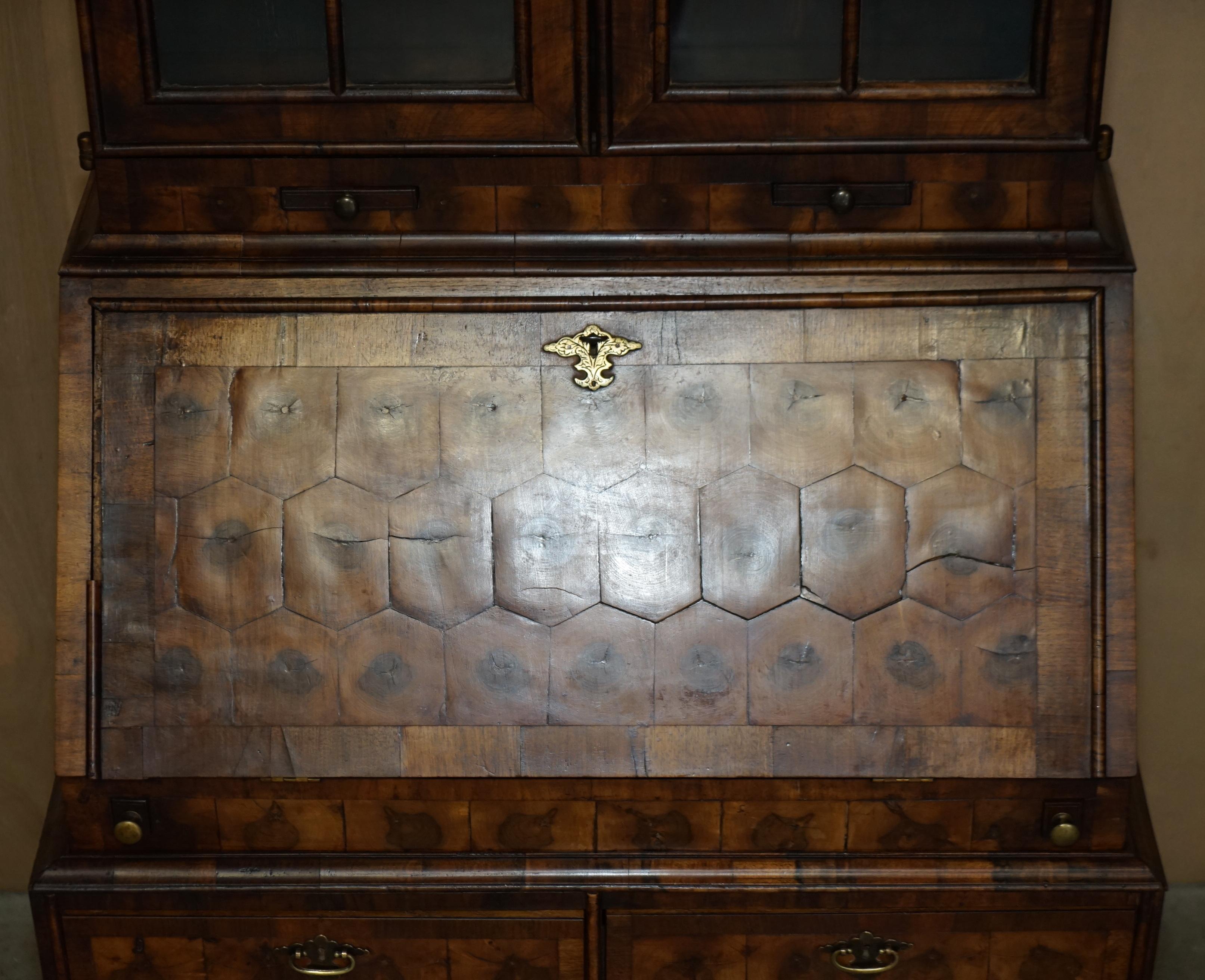 Late 18th Century Fine Antique Georgian circa 1780 Oyster Venner Bureau Bookcase Chest of Drawers For Sale