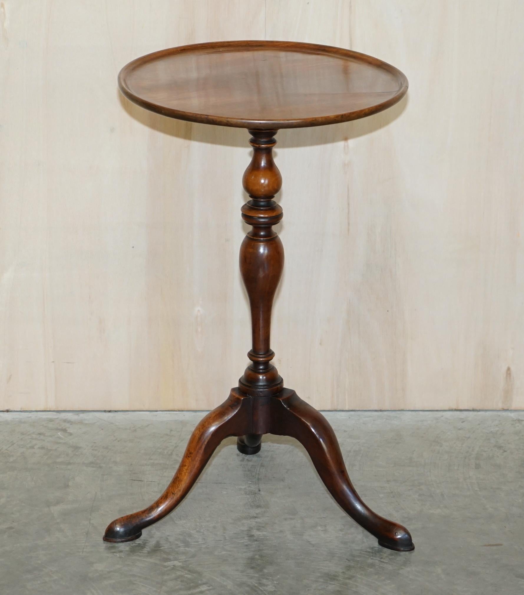 We are delighted to offer this lovely George IV circa 1820 mahogany tripod table

A glorious side table, a timeless design, the lines of this piece are so elegant

The base has metal strap supports, I'm not sure if they are original or a later
