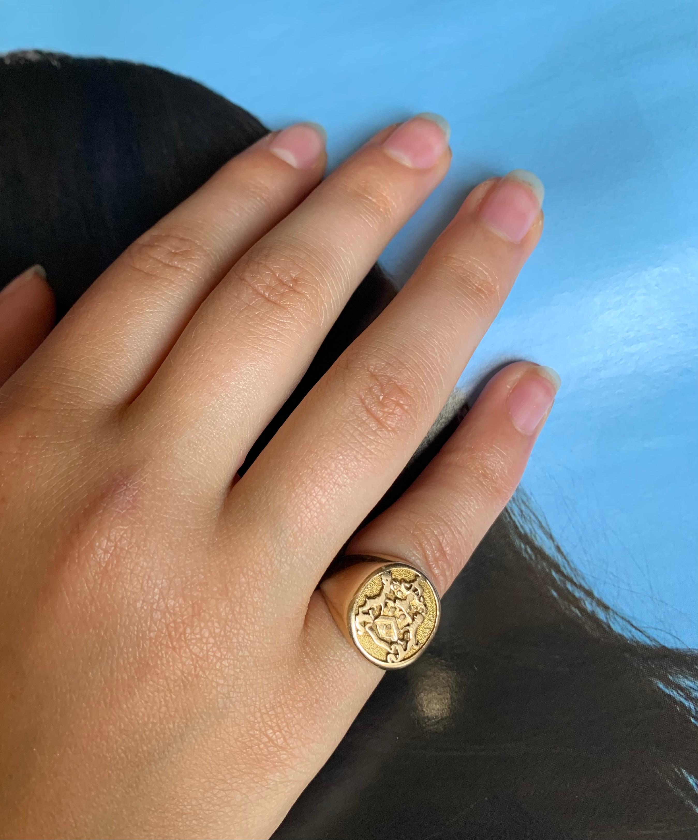 Feiner antiker englischer Siegelring im georgianischen Stil mit 14 Karat Gelbgold und englischem Wappen für Damen oder Herren