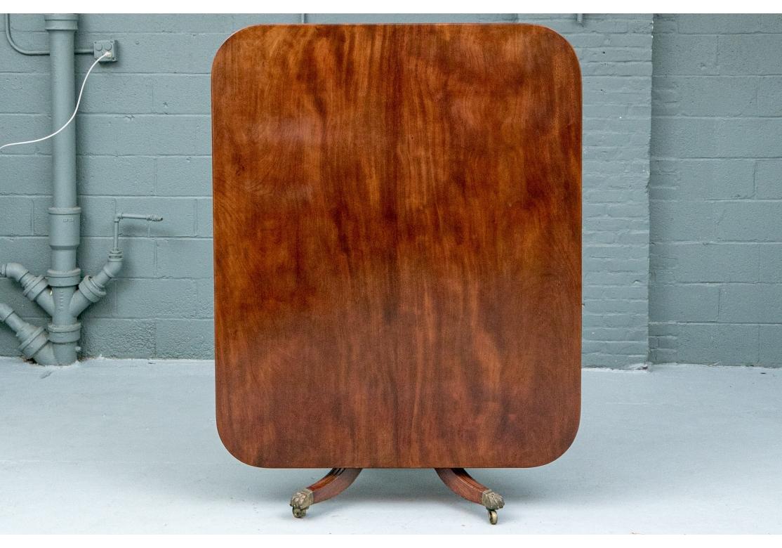 Table à déjeuner ancienne à plateau basculant de style géorgien en vente 3