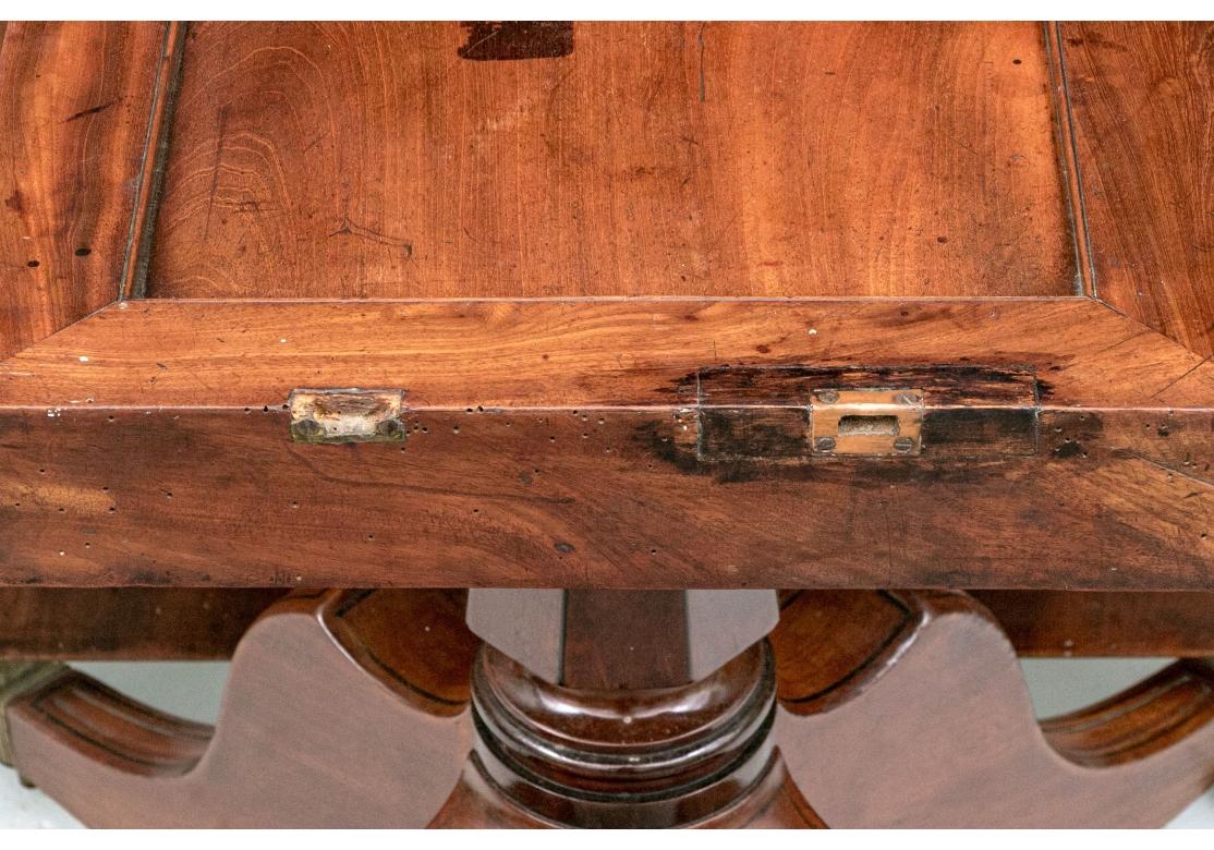 Table à déjeuner ancienne à plateau basculant de style géorgien en vente 1