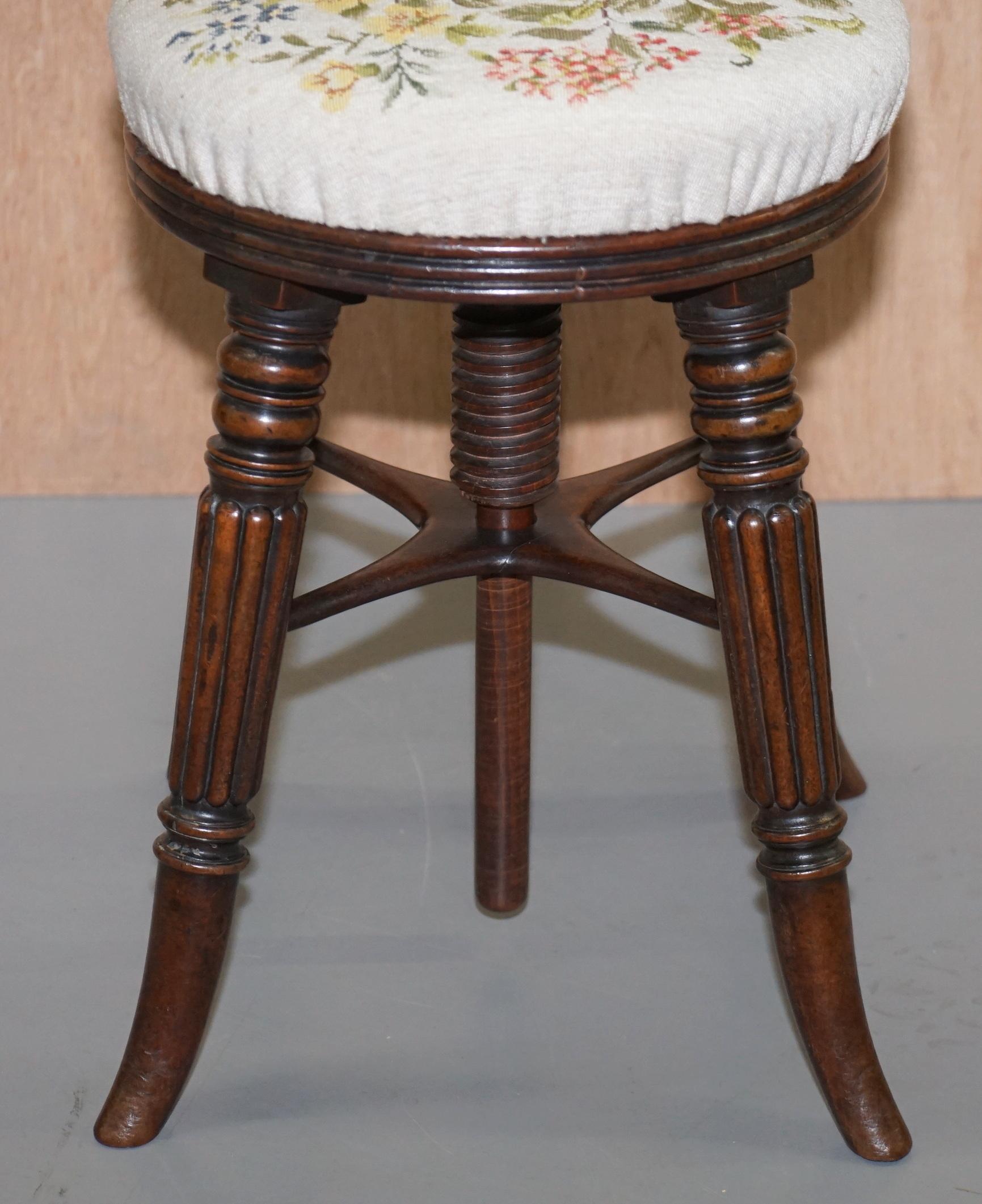 English Fine Antique Gillows of Lancaster Height Adjustable Piano Stool Embroidered Seat For Sale