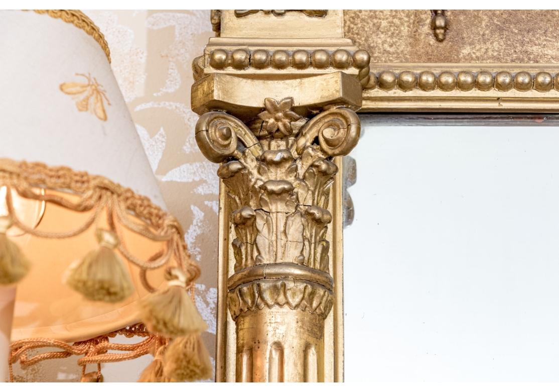 Antique Mirror de manteau à trois panneaux avec cadre doré État moyen - En vente à Bridgeport, CT