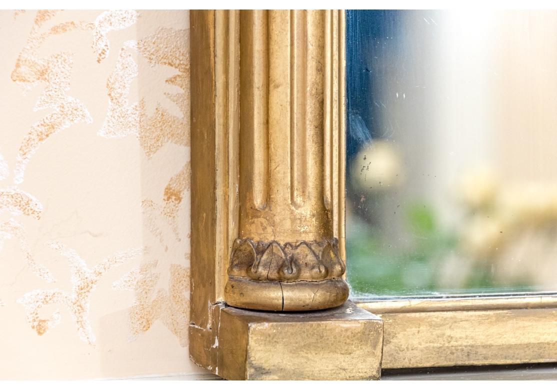 Antique Mirror de manteau à trois panneaux avec cadre doré en vente 1