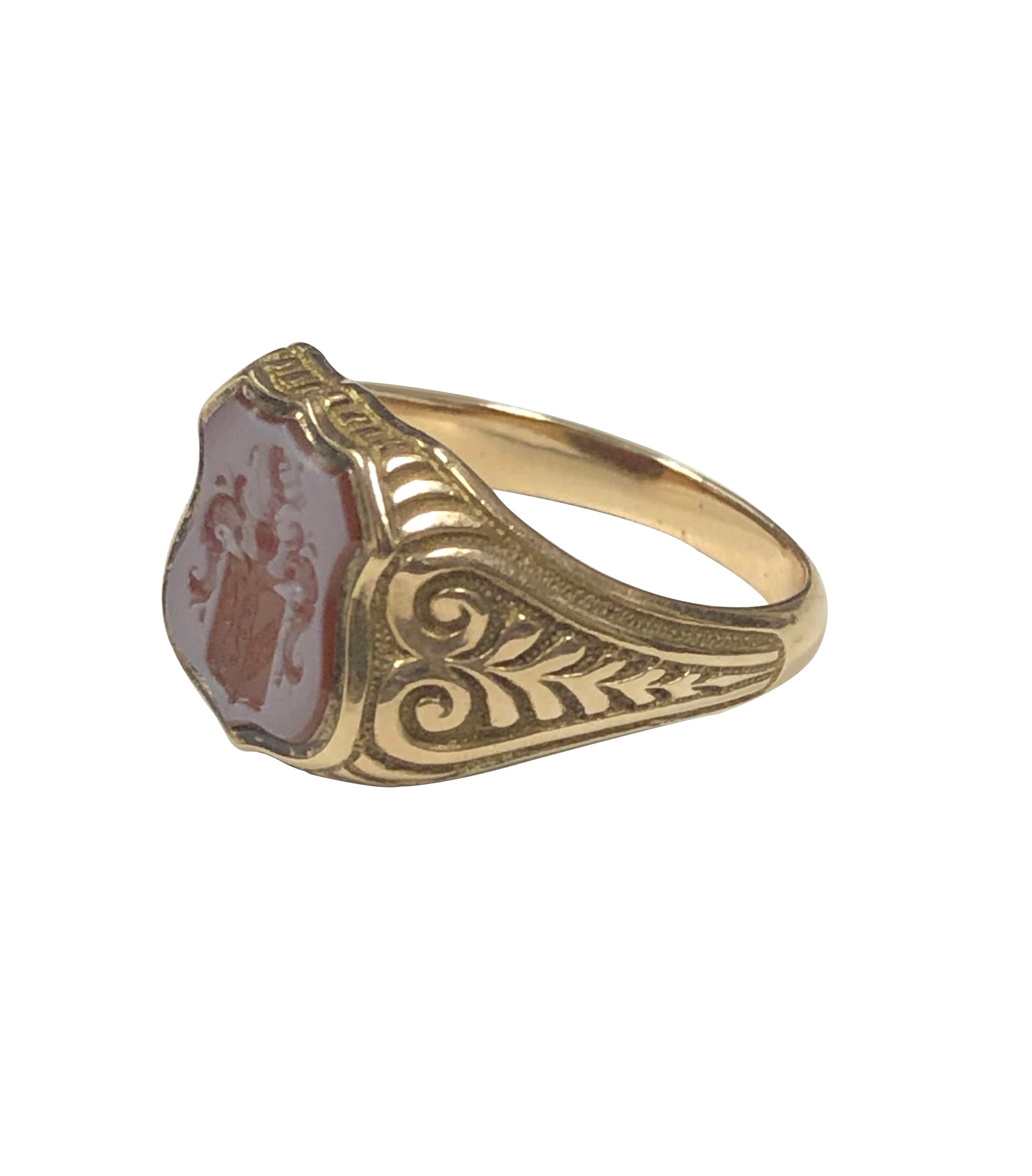 Fine Antique Gold and Shield Shape Agate Signet Crest Ring  In Excellent Condition In Chicago, IL