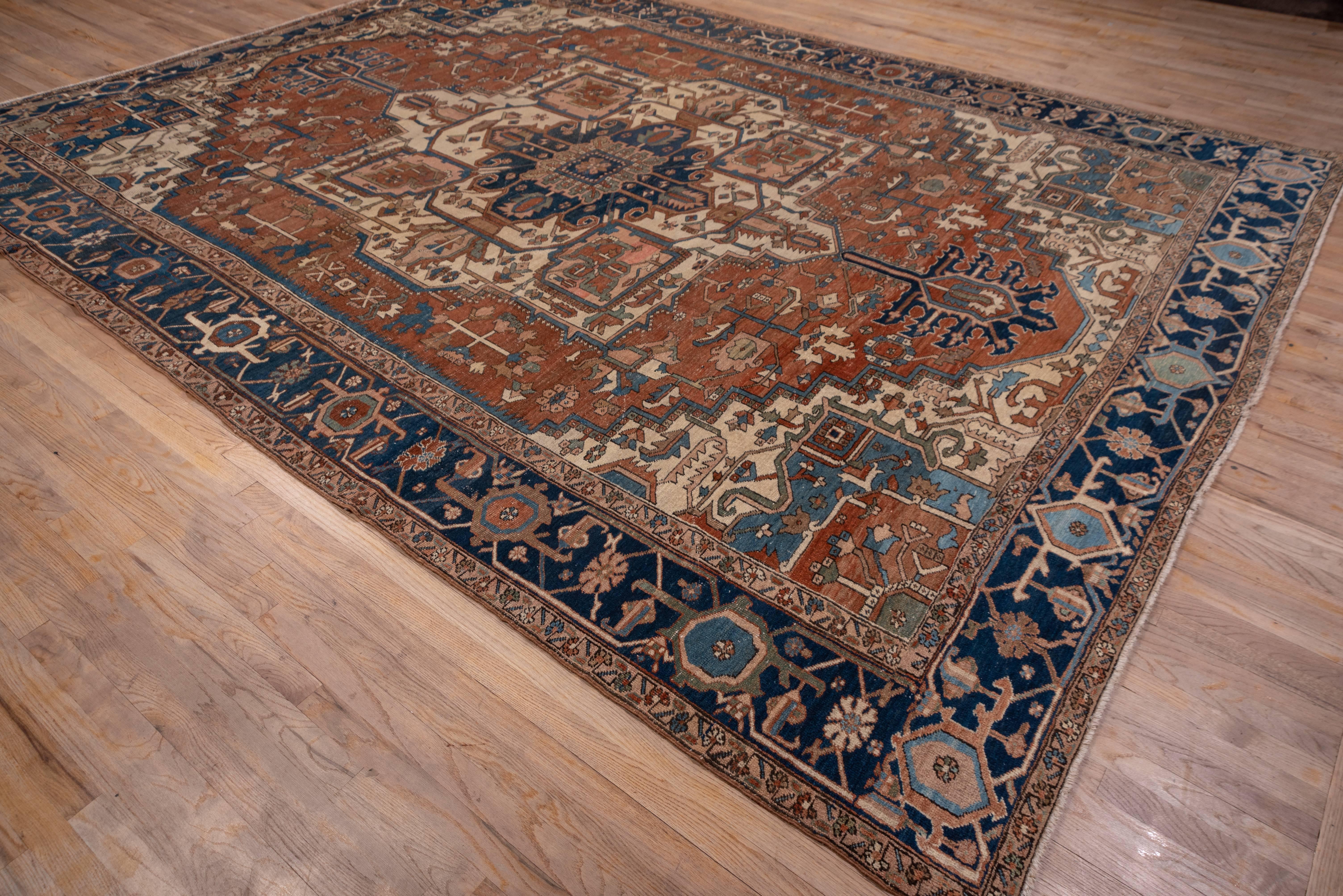 Fine Antique Heriz Carpet, circa 1910 For Sale 2