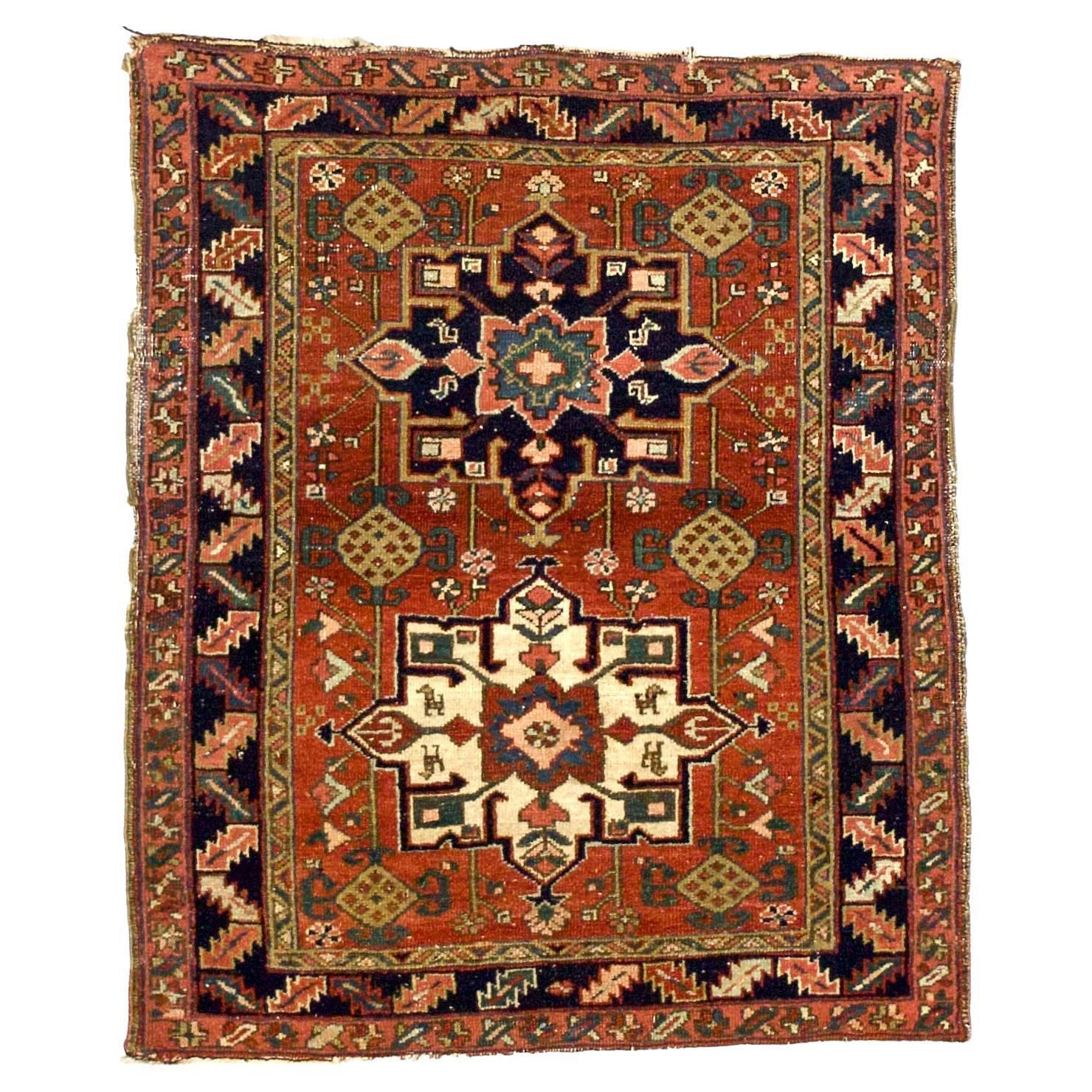 Alfombra fina antigua Heriz Karajeh 3'4" x 4'2