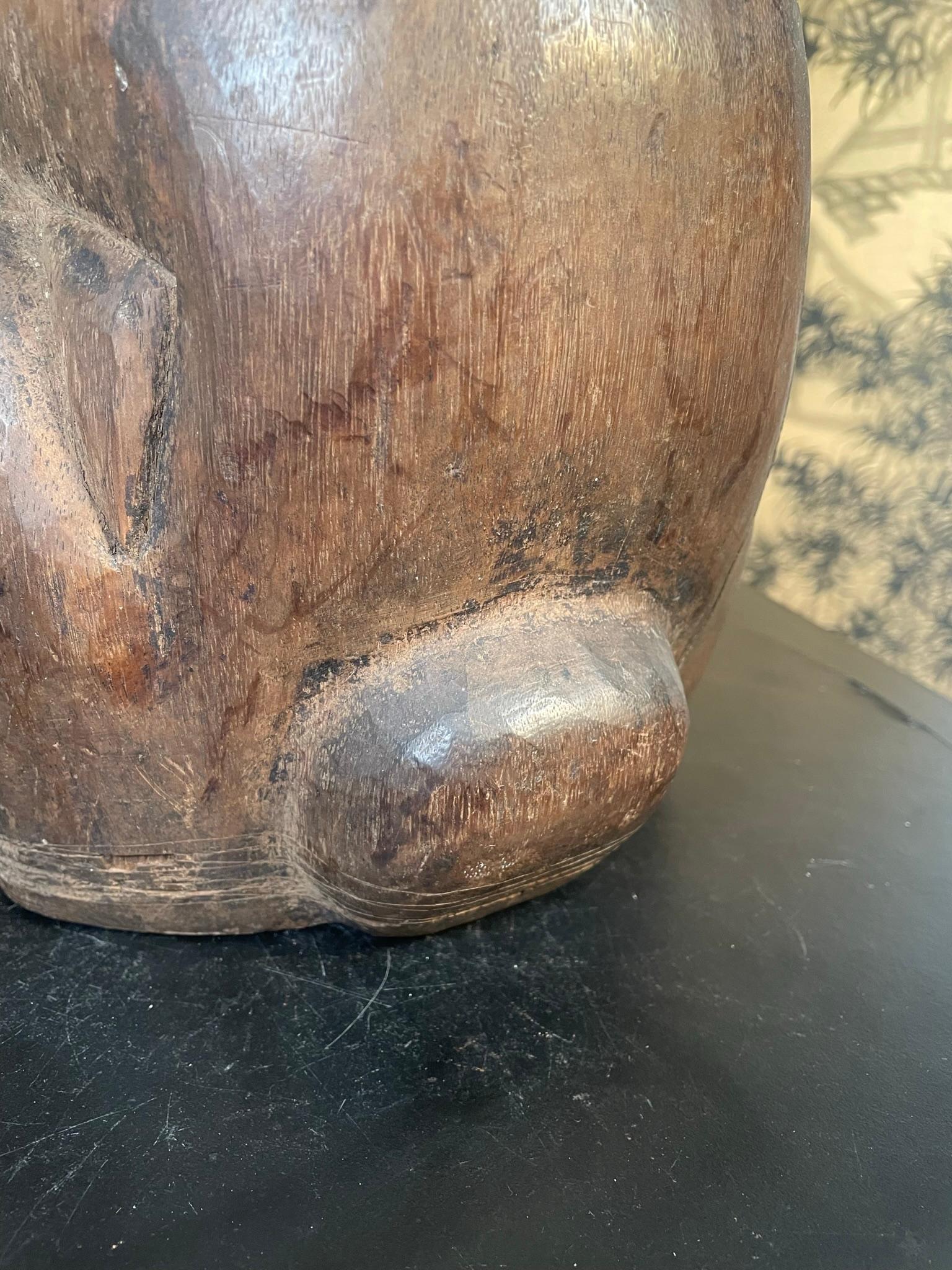 Fino Conejo Antiguo de Arte Popular Tallado a Mano, Firmado en venta 6