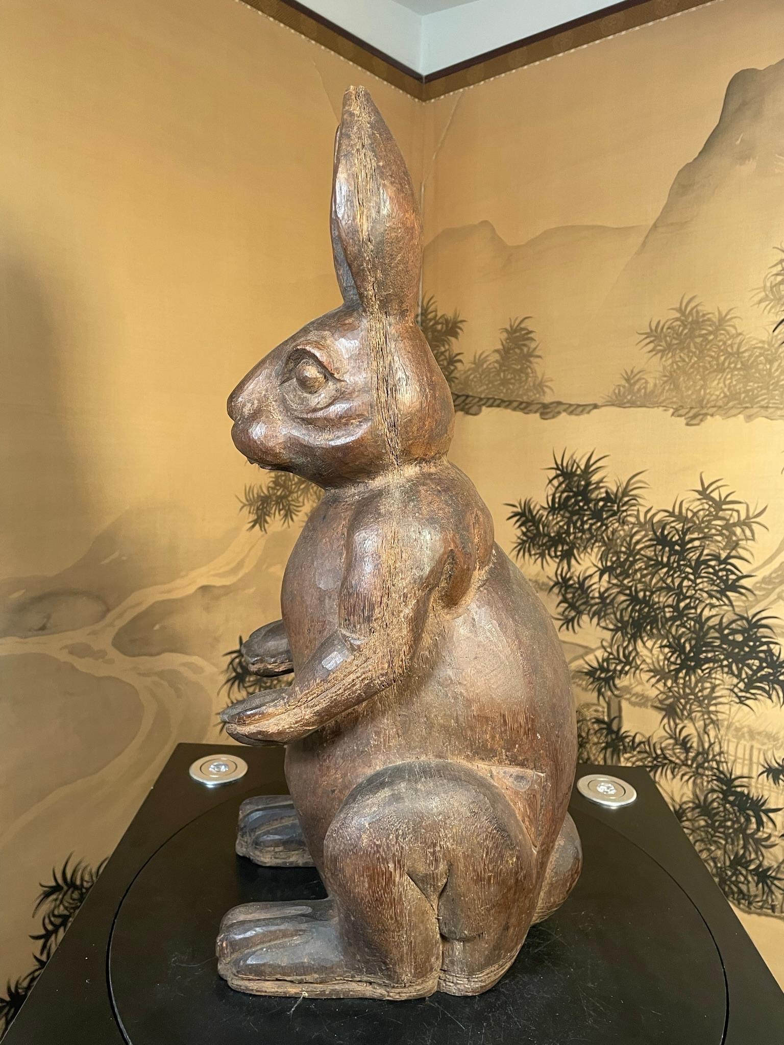 Magnifique lapin d'art populaire ancien sculpté à la main, signé en vente 6