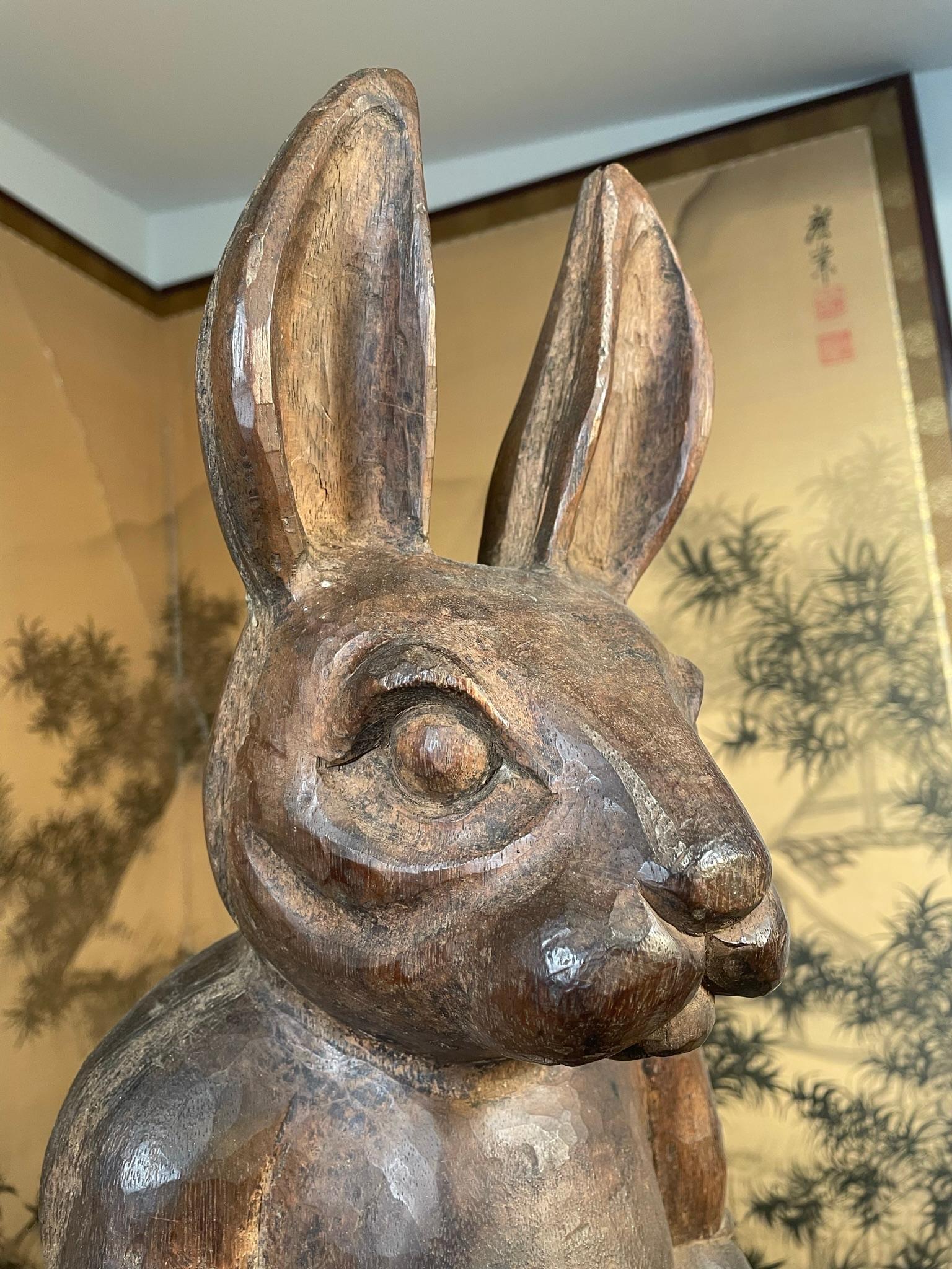 Fino Conejo Antiguo de Arte Popular Tallado a Mano, Firmado en Bueno estado para la venta en South Burlington, VT