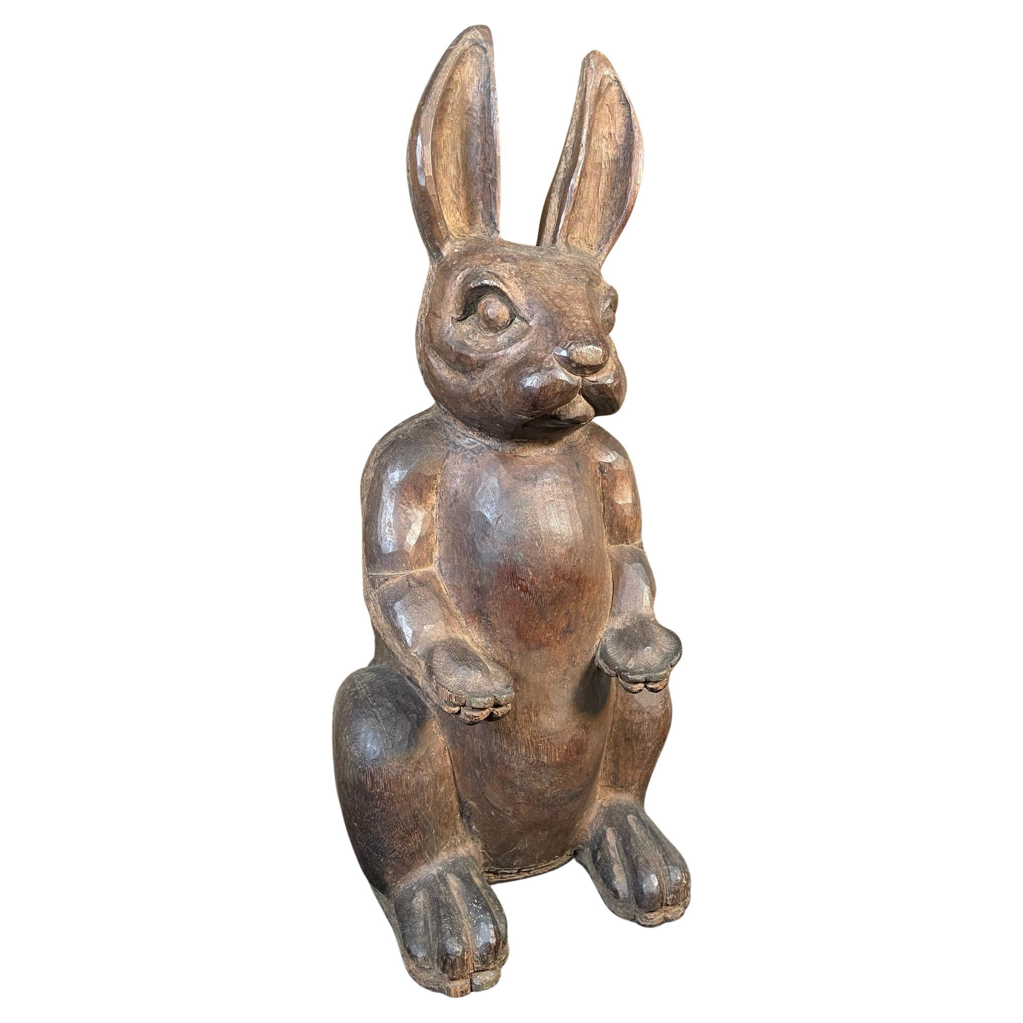 Fino Conejo Antiguo de Arte Popular Tallado a Mano, Firmado