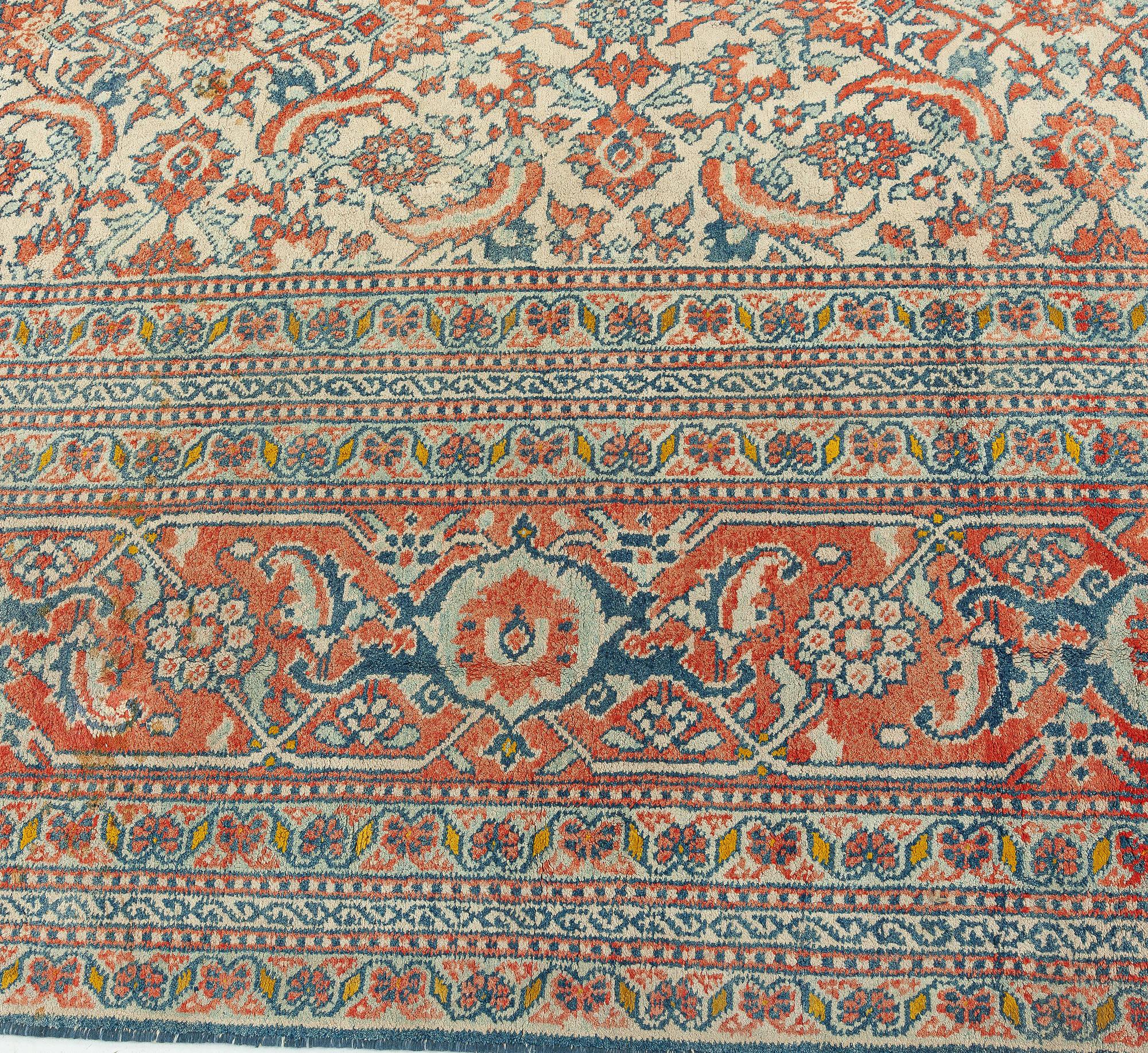 Antique Indian Agra Handmade Wool Carpet In Good Condition For Sale In New York, NY
