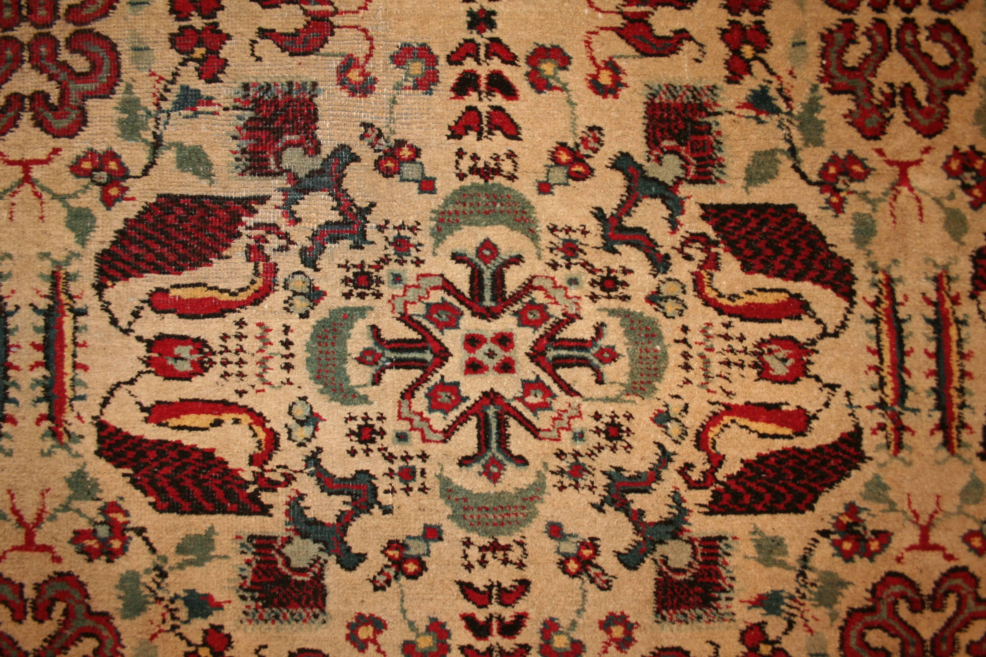 Fine Antique Indian Ivory Agra Rug In Good Condition For Sale In Milan, IT