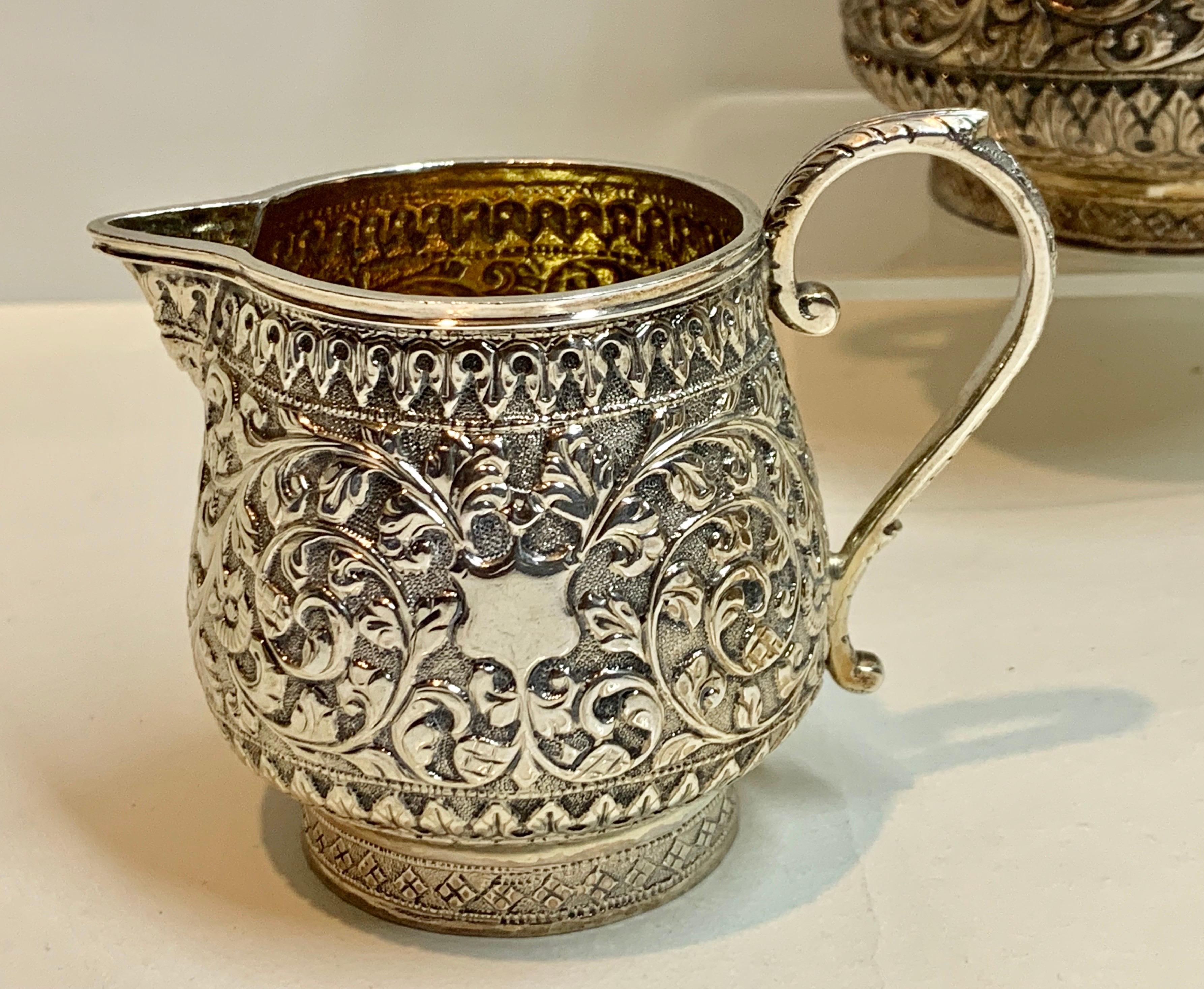 Fine Antique Indian Kutch Silver Bachelor 3-Piece Tea Set C. 1900/ 590 G In Good Condition In London, GB